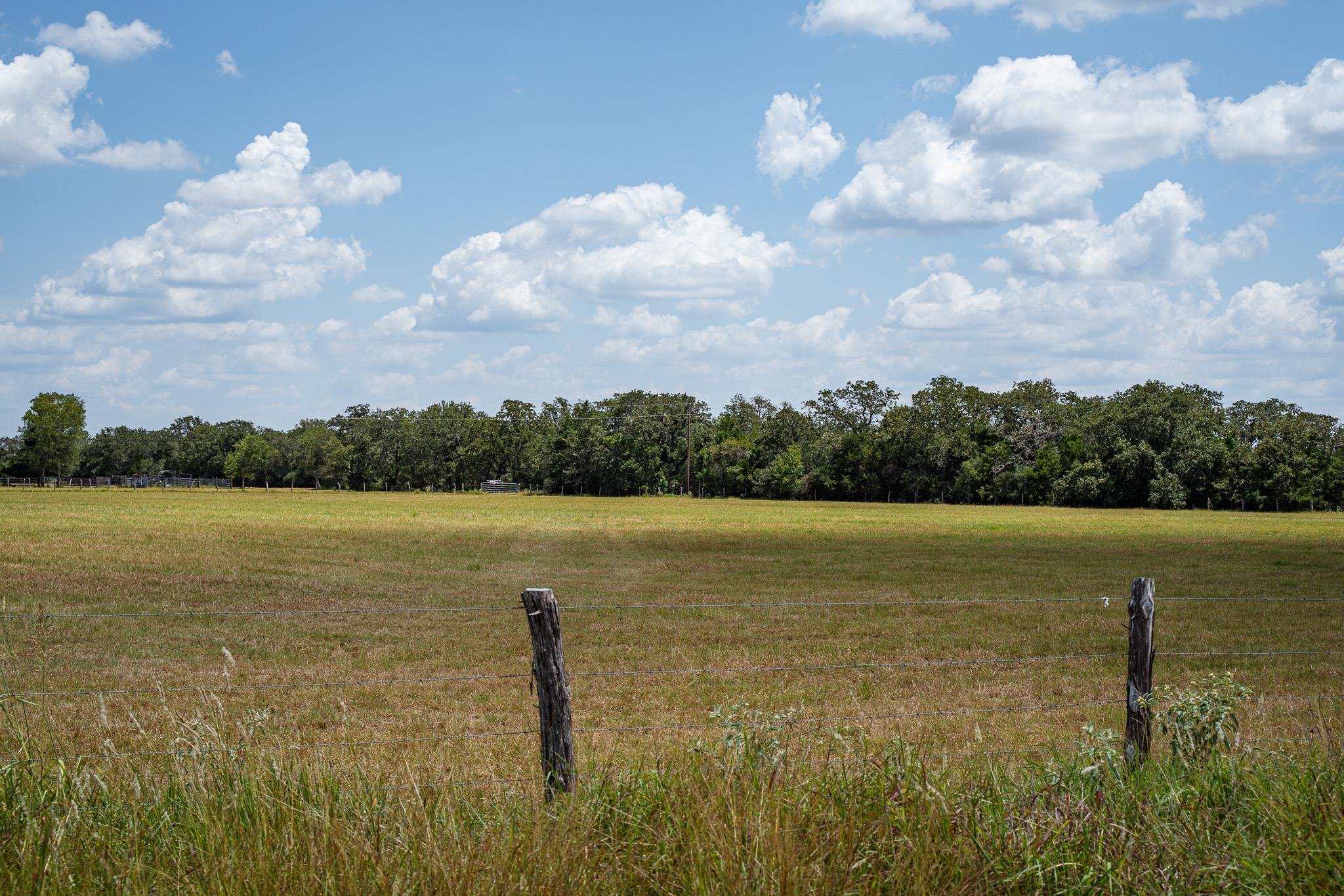 2210 Hermis Rd, Schulenburg, TX 78956