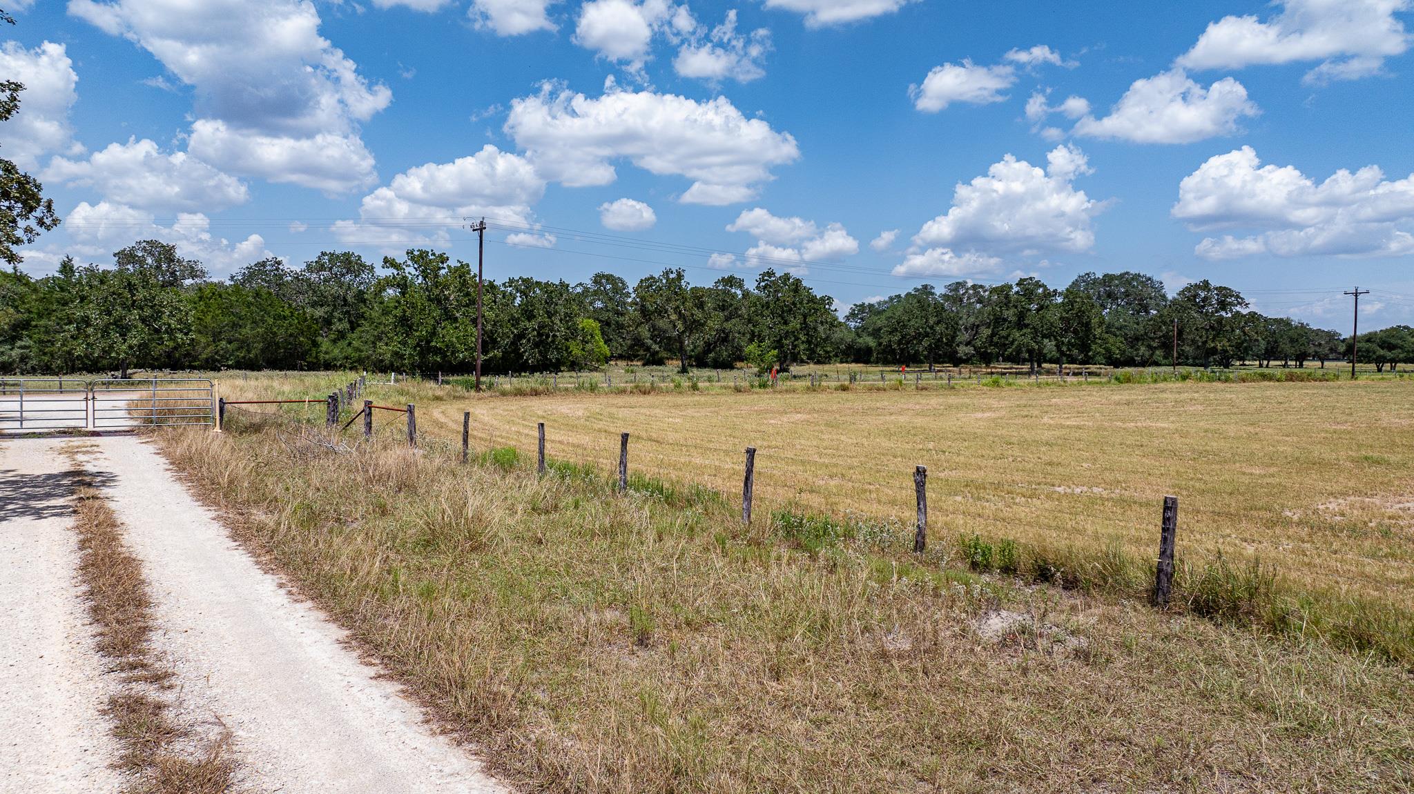 2210 Hermis Rd, Schulenburg, TX 78956