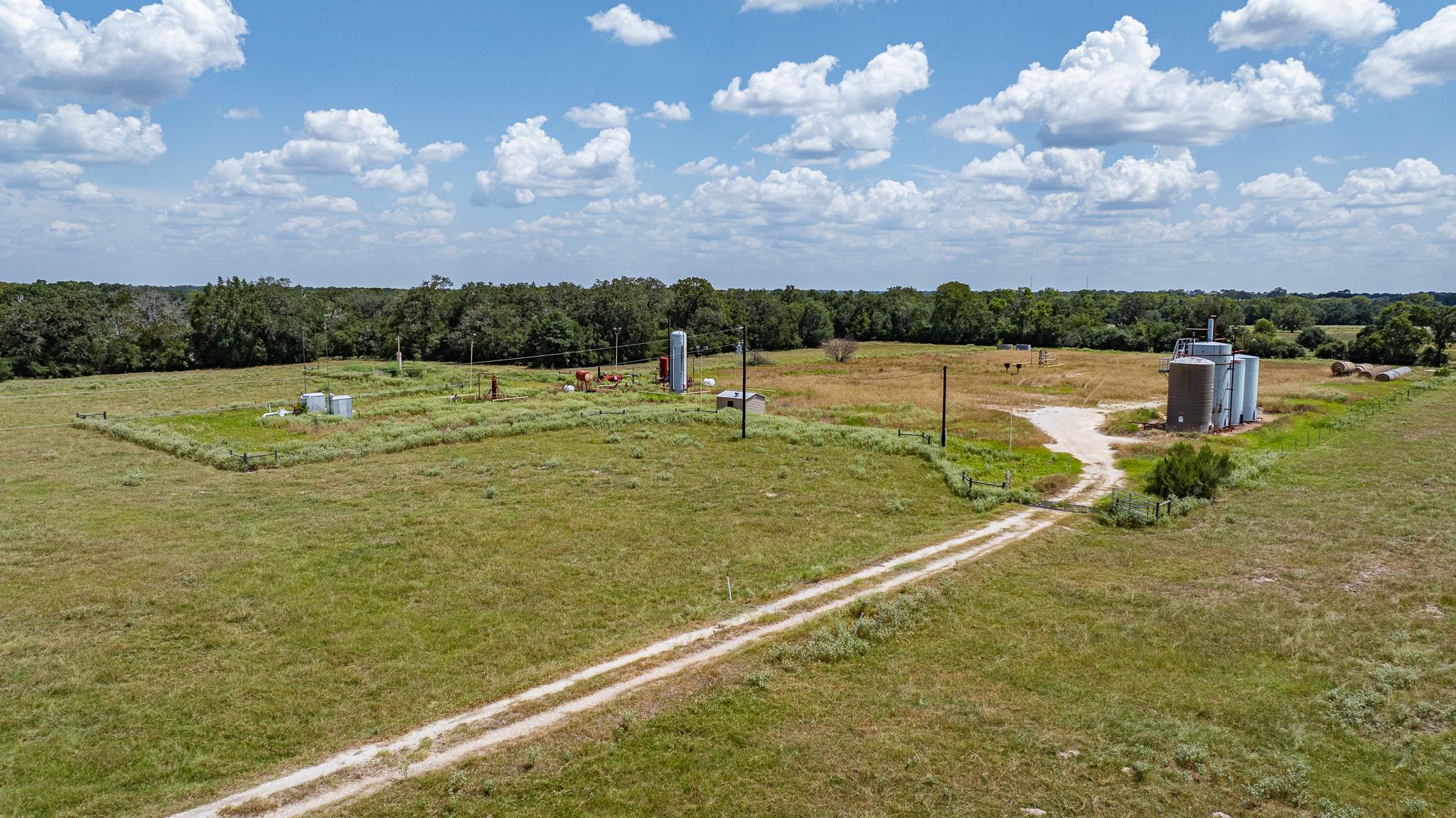 2210 Hermis Rd, Schulenburg, TX 78956
