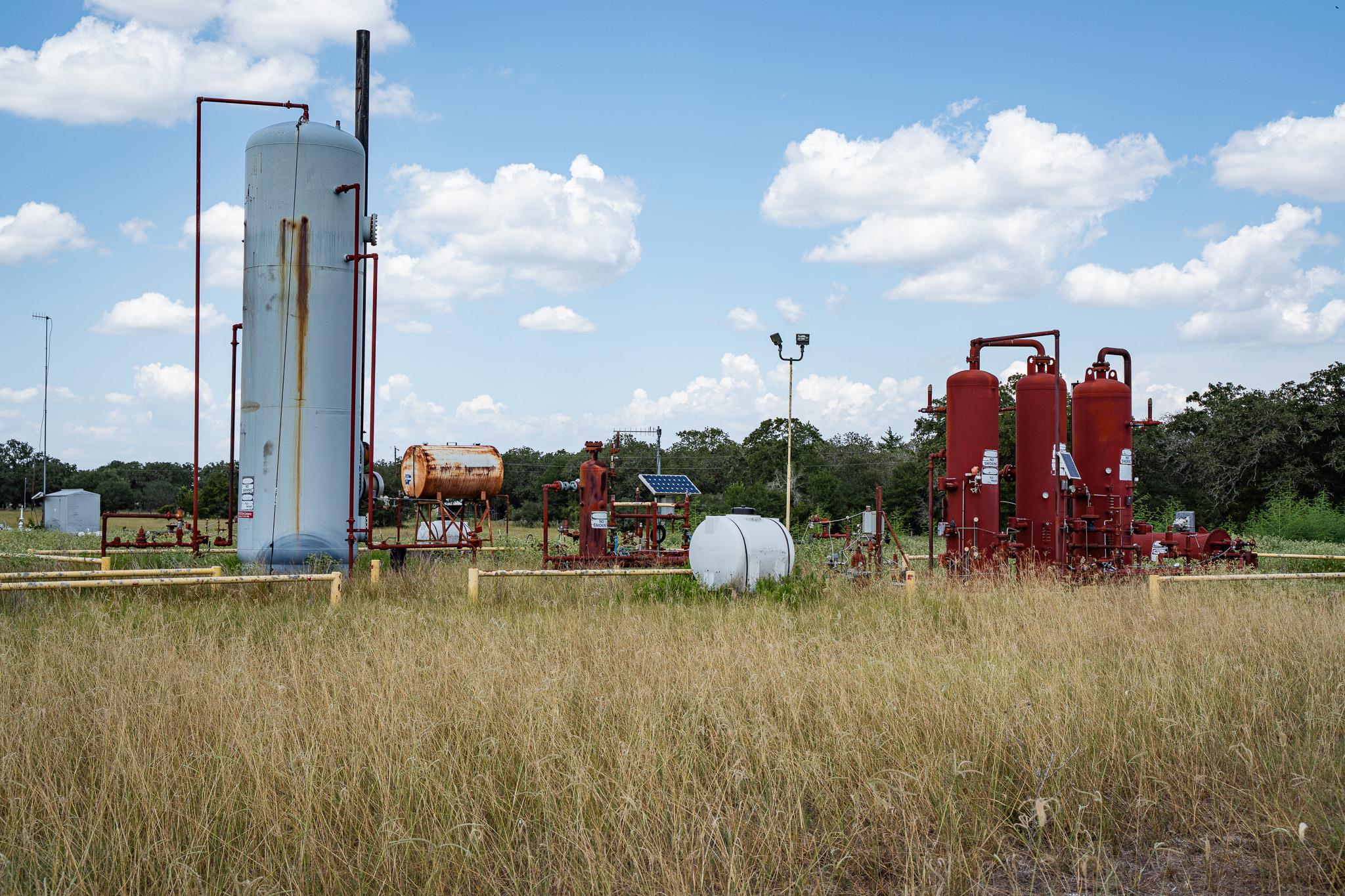 2210 Hermis Rd, Schulenburg, TX 78956