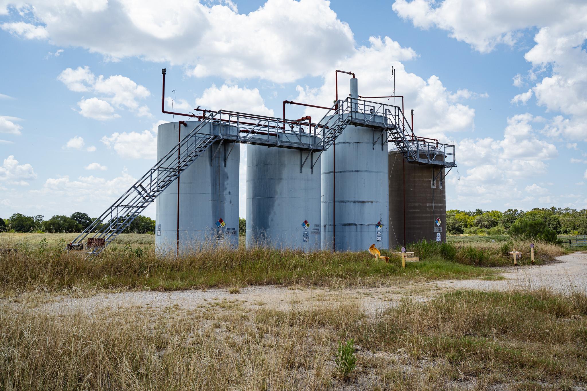 2210 Hermis Rd, Schulenburg, TX 78956