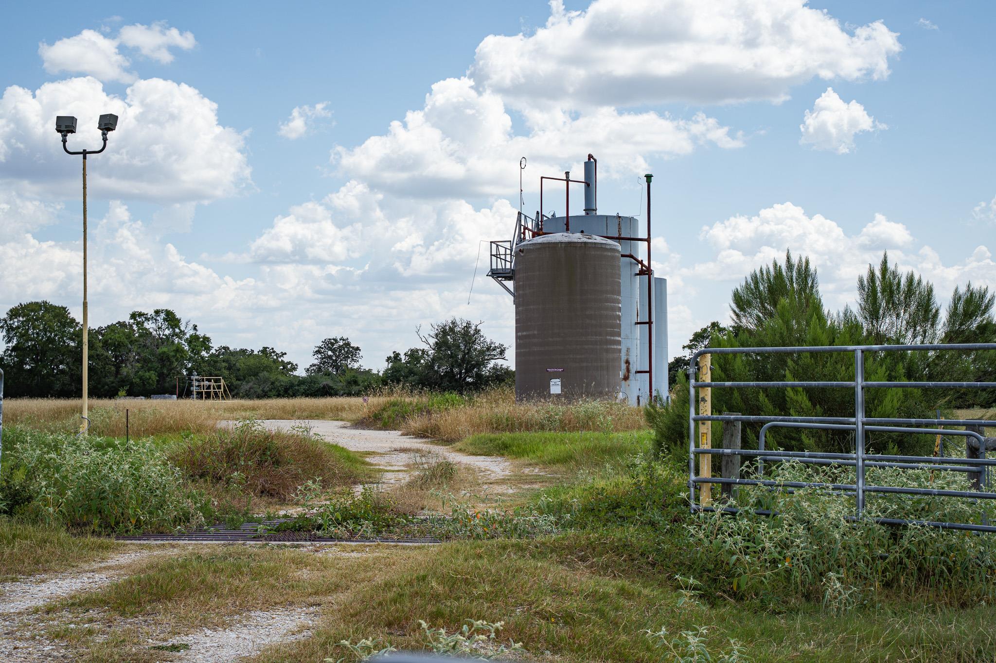 2210 Hermis Rd, Schulenburg, TX 78956