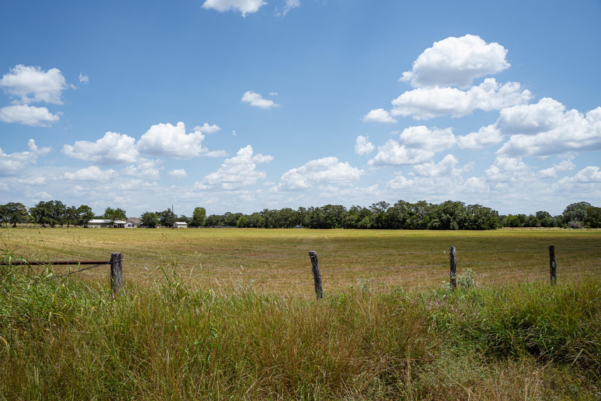 2210 Hermis Rd, Schulenburg, TX 78956