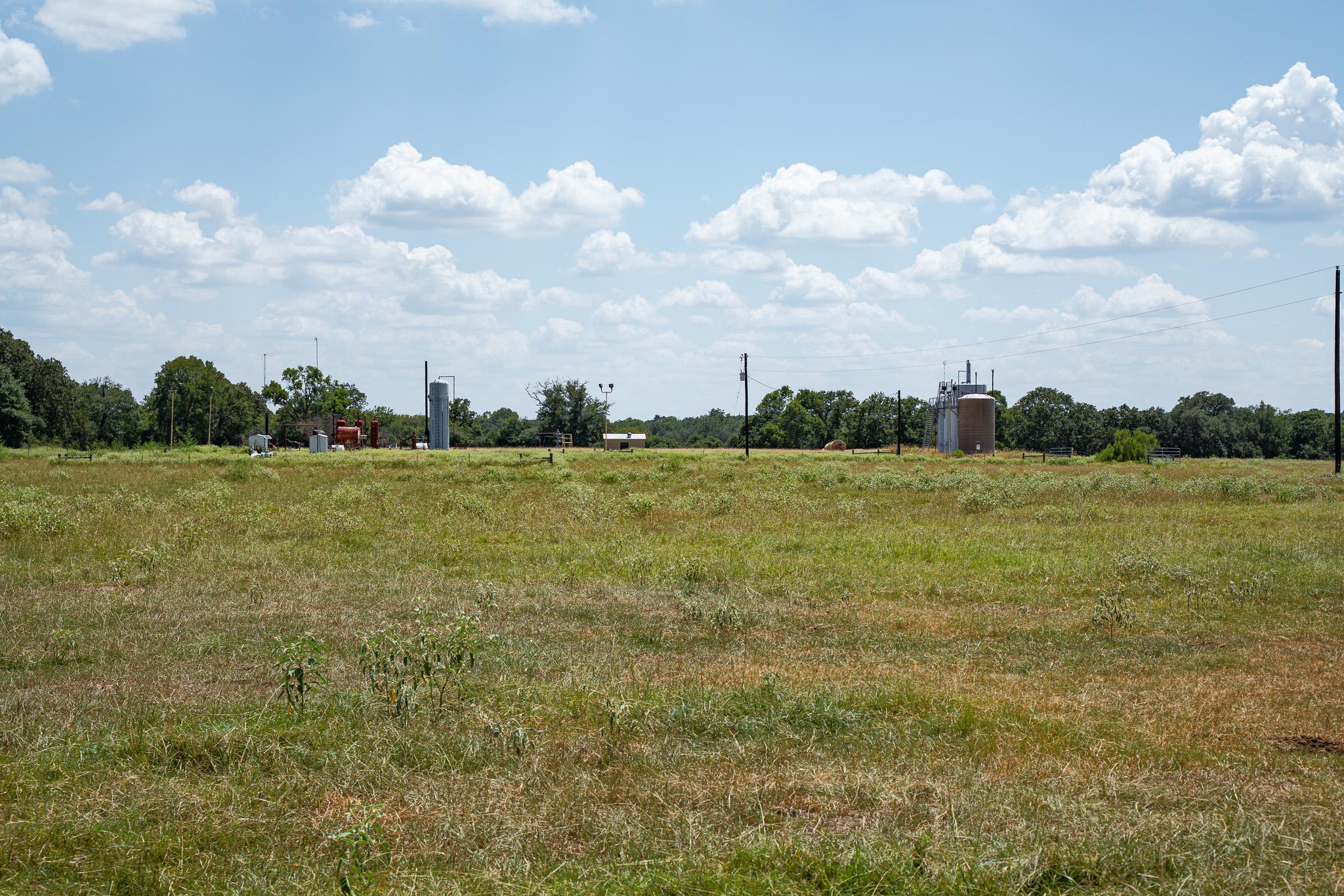 2210 Hermis Rd, Schulenburg, TX 78956