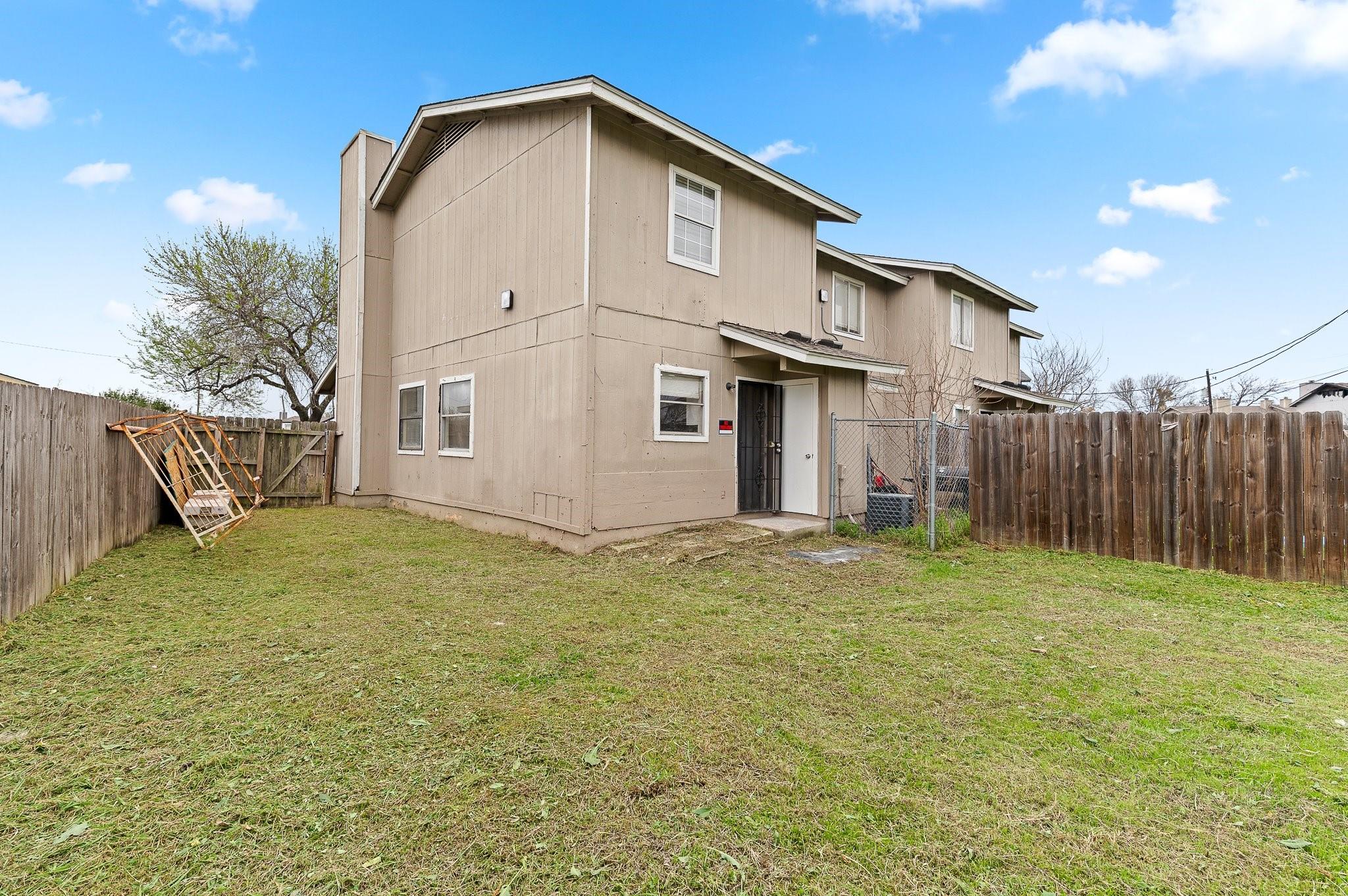 8412 Garcreek Cir # D, Austin, TX 78724