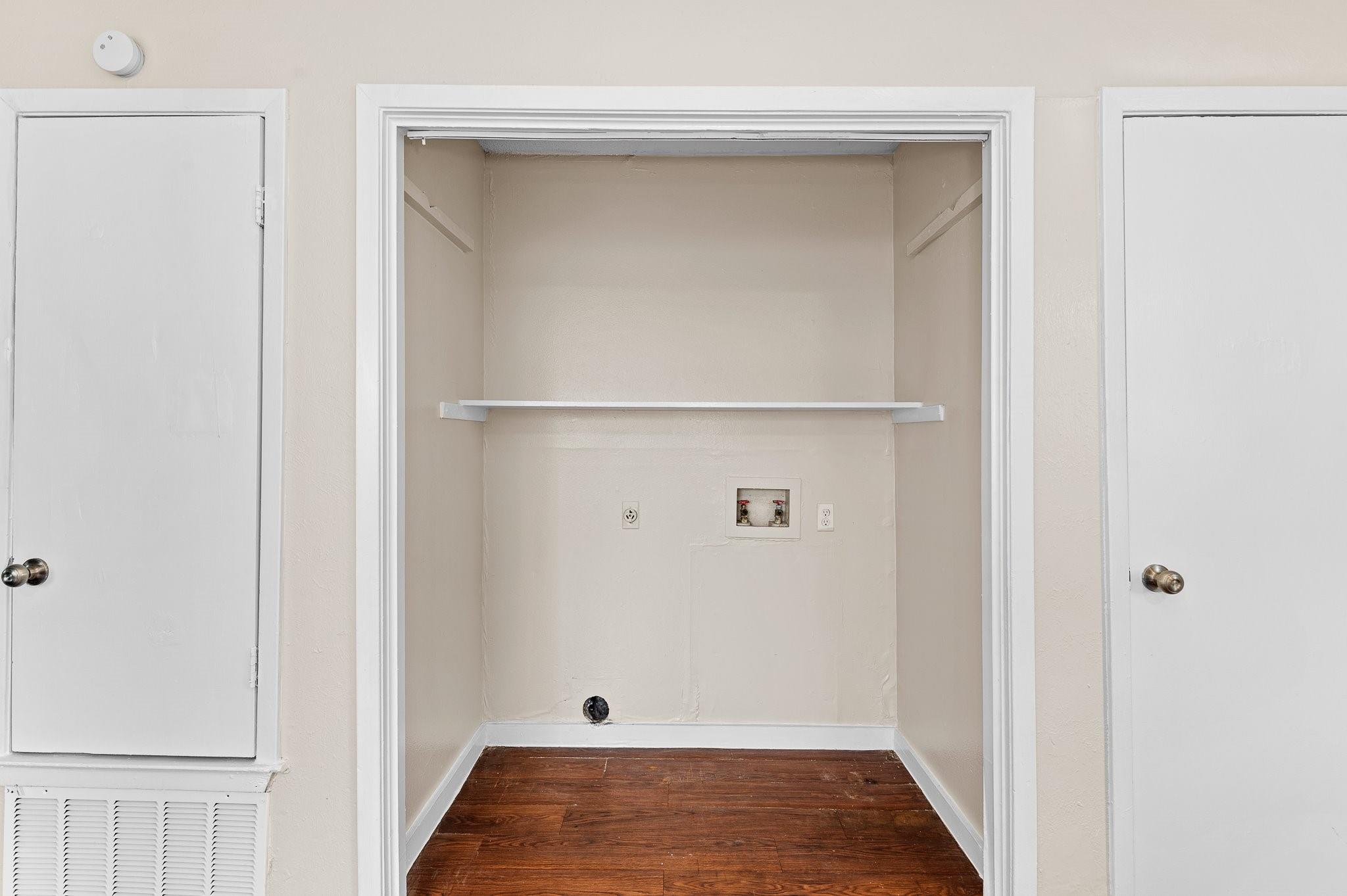 8412 Garcreek Cir # D, Austin, TX 78724