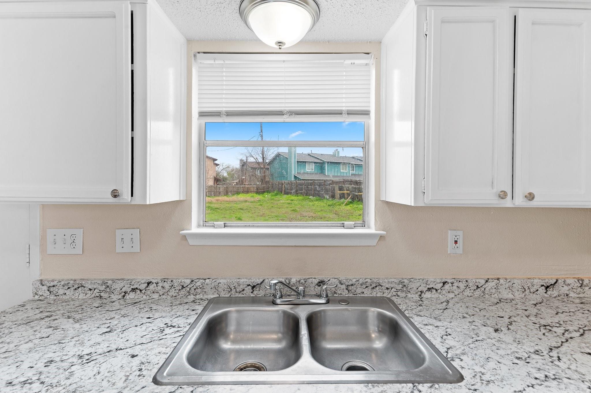 8412 Garcreek Cir # D, Austin, TX 78724