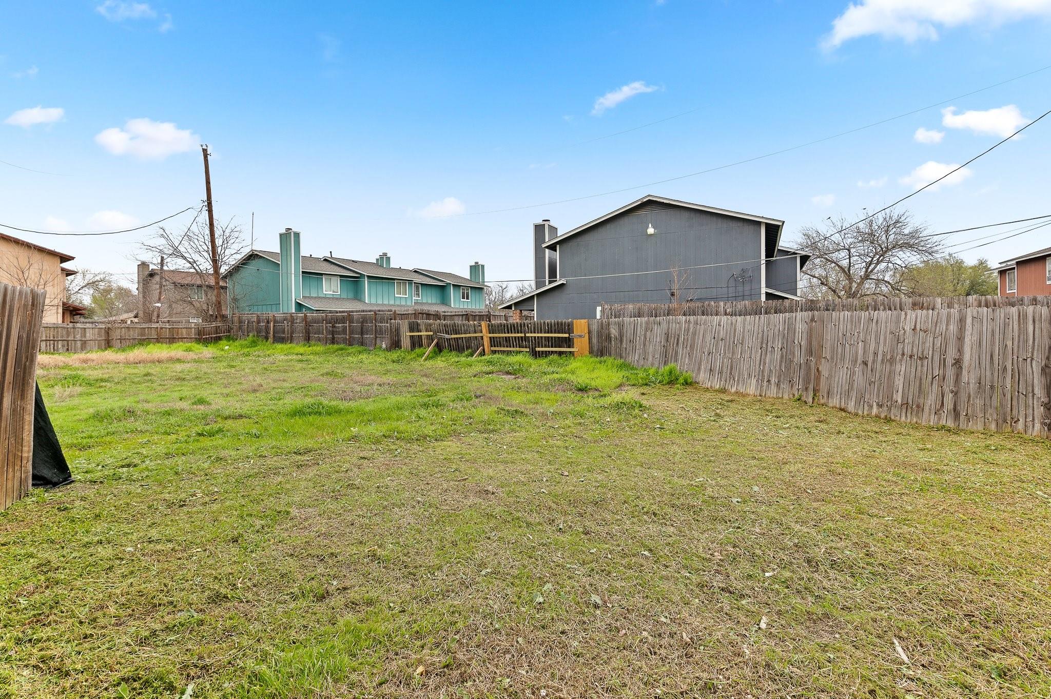 8412 Garcreek Cir # D, Austin, TX 78724