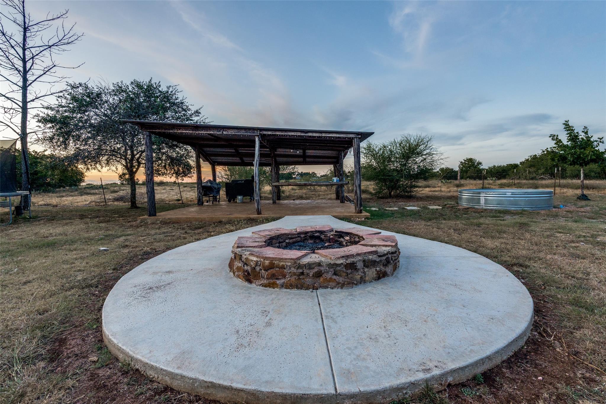 2425 Oak Valley Dr, New Braunfels, TX 78132
