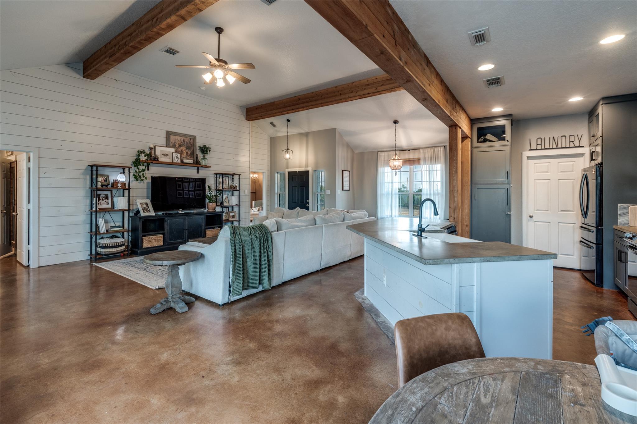 2425 Oak Valley Dr, New Braunfels, TX 78132