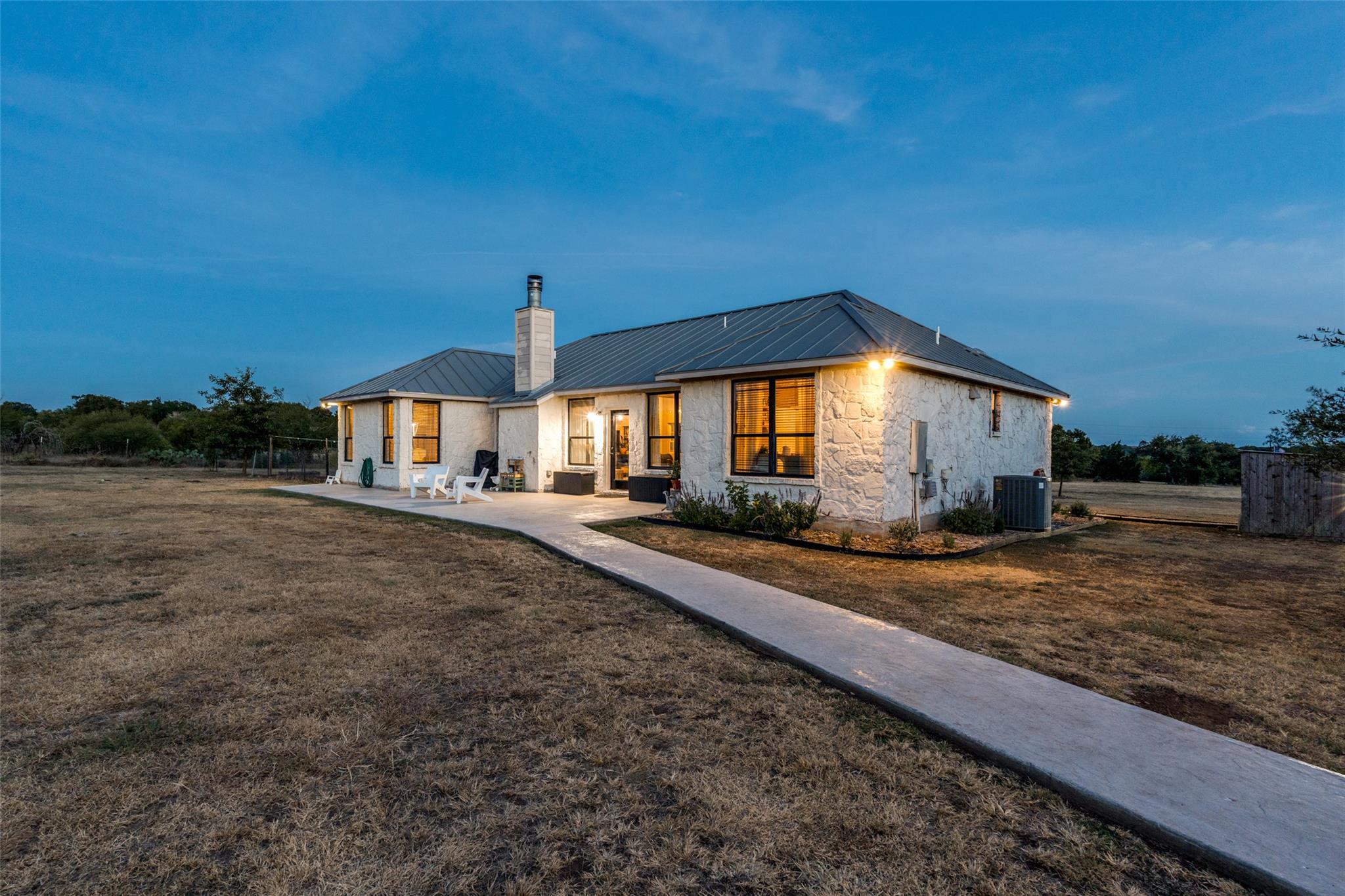 2425 Oak Valley Dr, New Braunfels, TX 78132