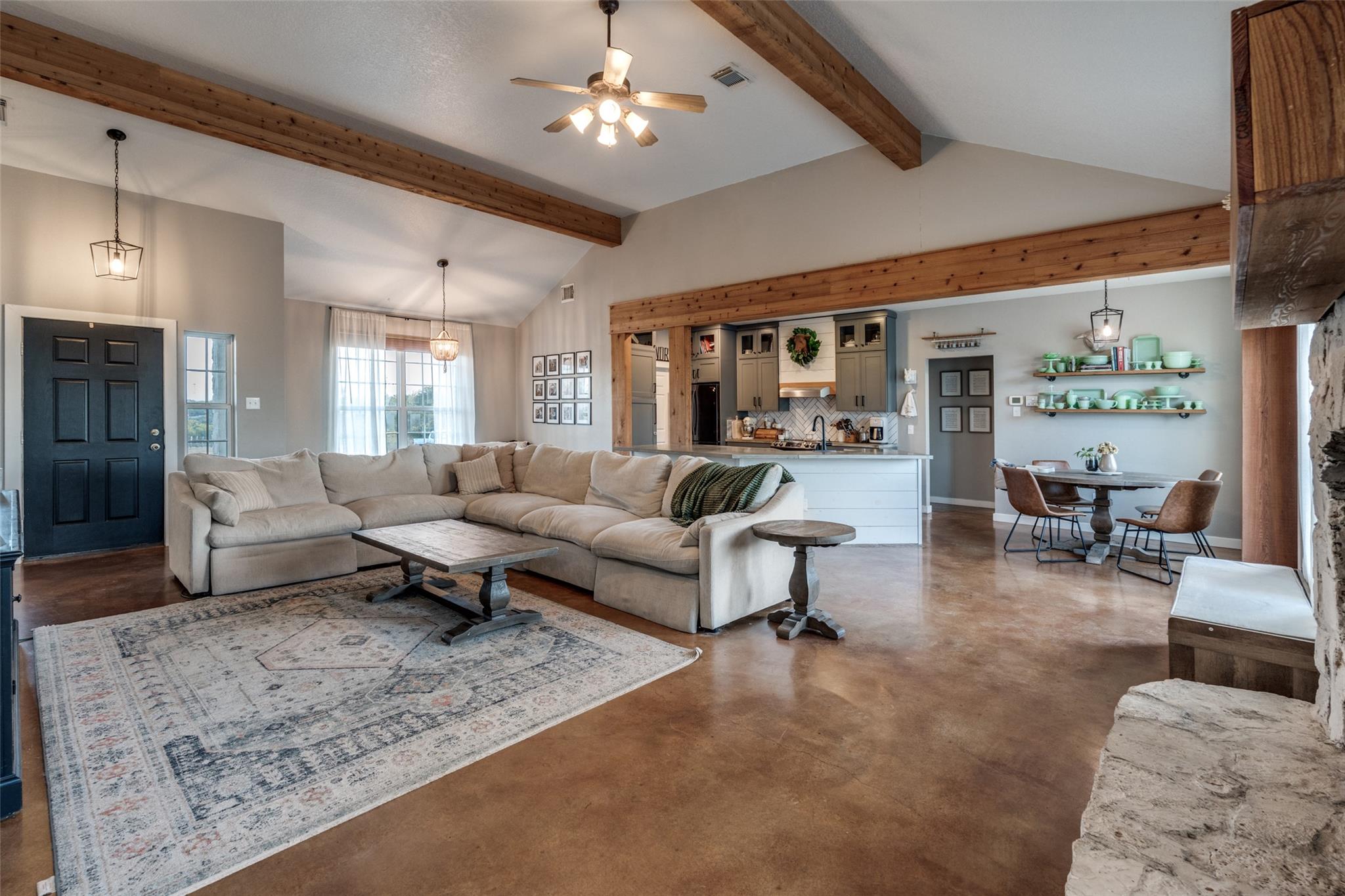 2425 Oak Valley Dr, New Braunfels, TX 78132