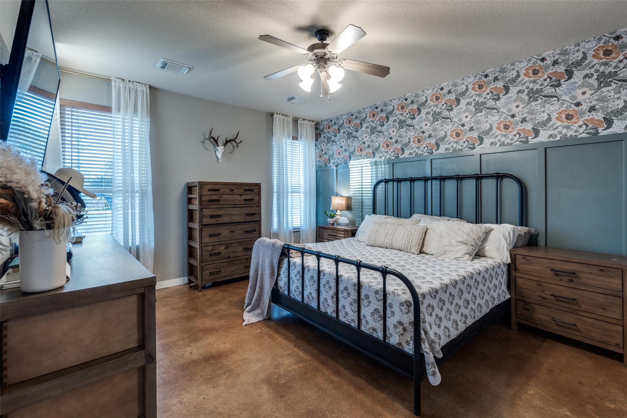 2425 Oak Valley Dr, New Braunfels, TX 78132