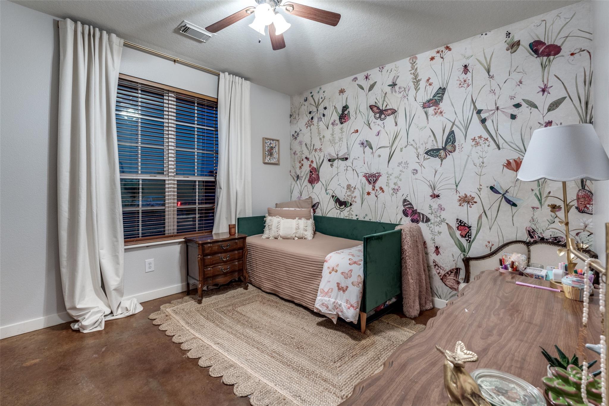 2425 Oak Valley Dr, New Braunfels, TX 78132