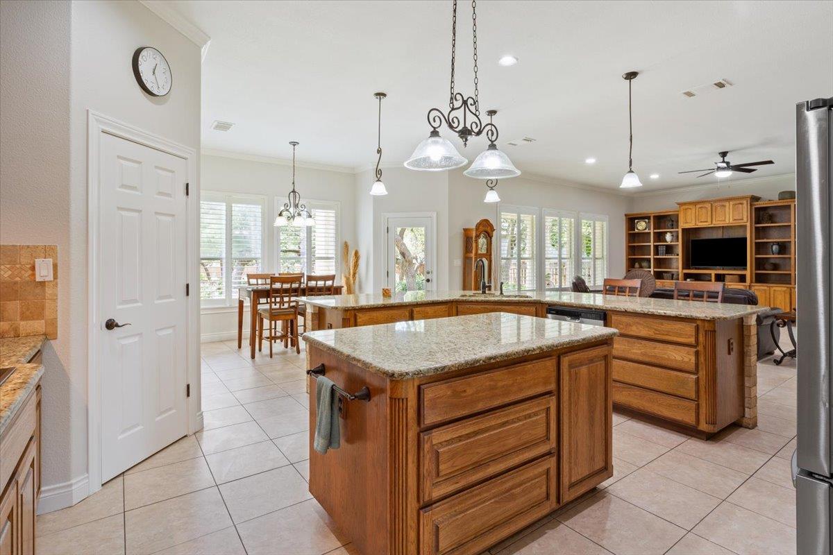 521 Buena Vista Dr, Georgetown, TX 78633