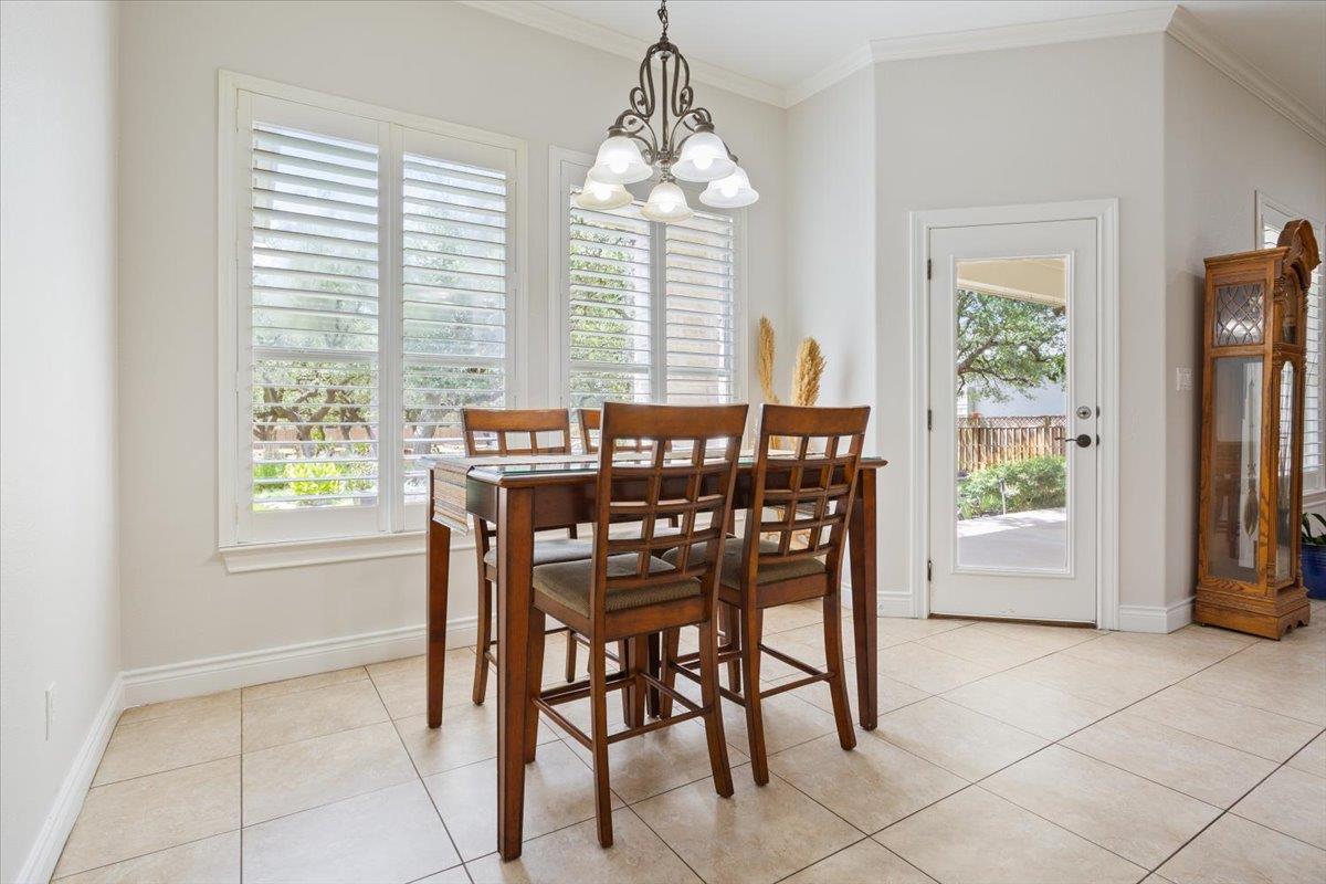 521 Buena Vista Dr, Georgetown, TX 78633