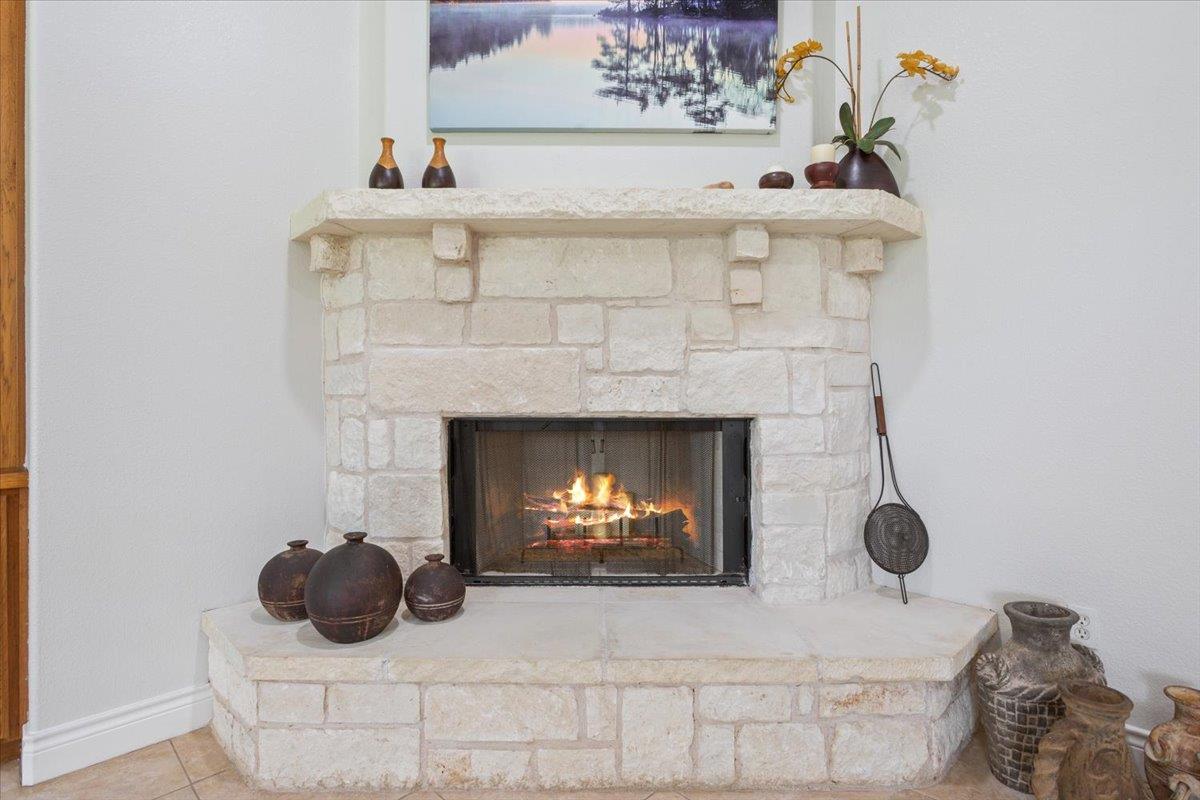 521 Buena Vista Dr, Georgetown, TX 78633