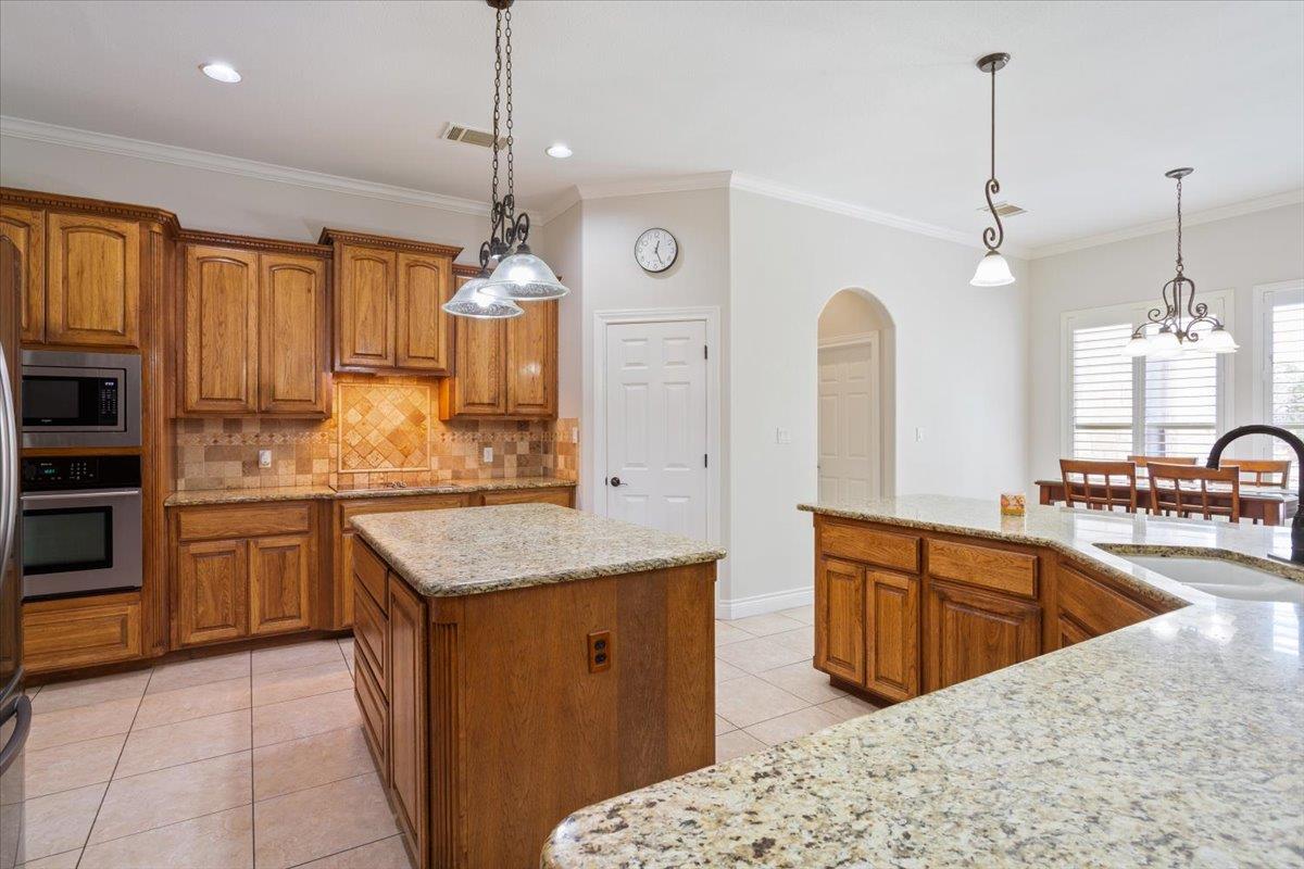 521 Buena Vista Dr, Georgetown, TX 78633