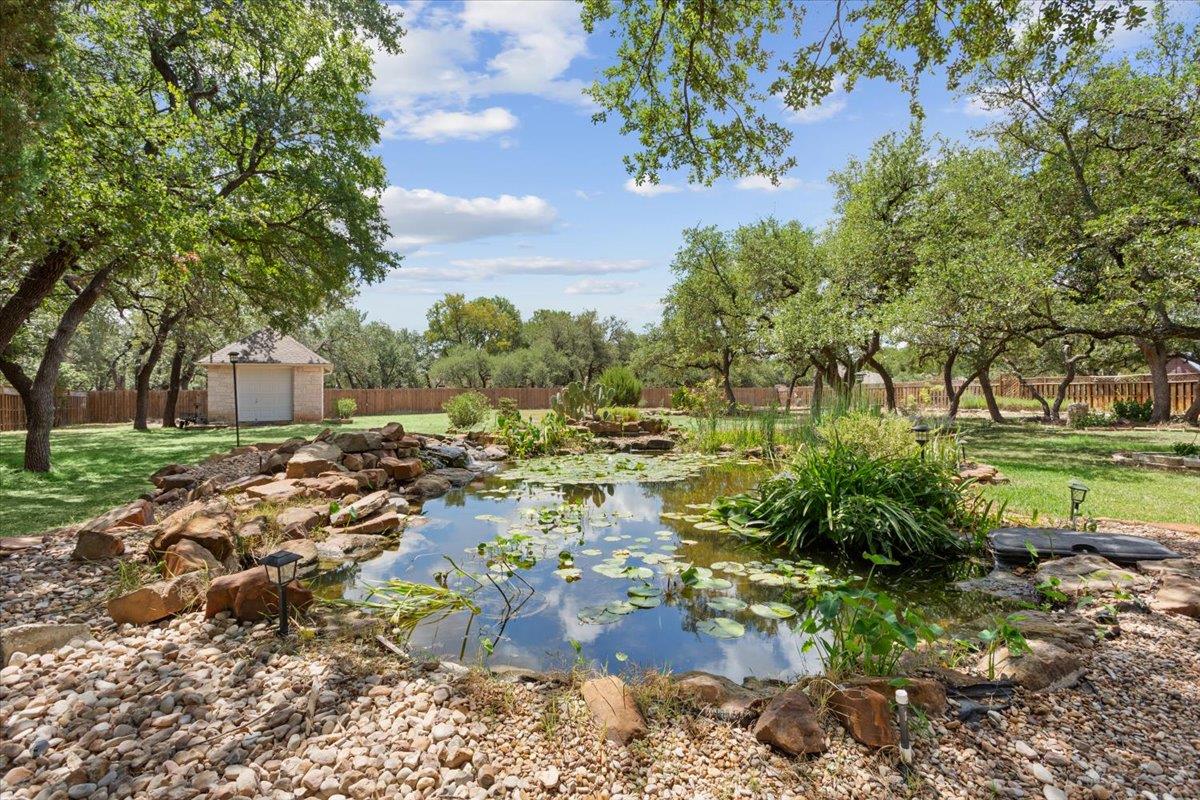 521 Buena Vista Dr, Georgetown, TX 78633