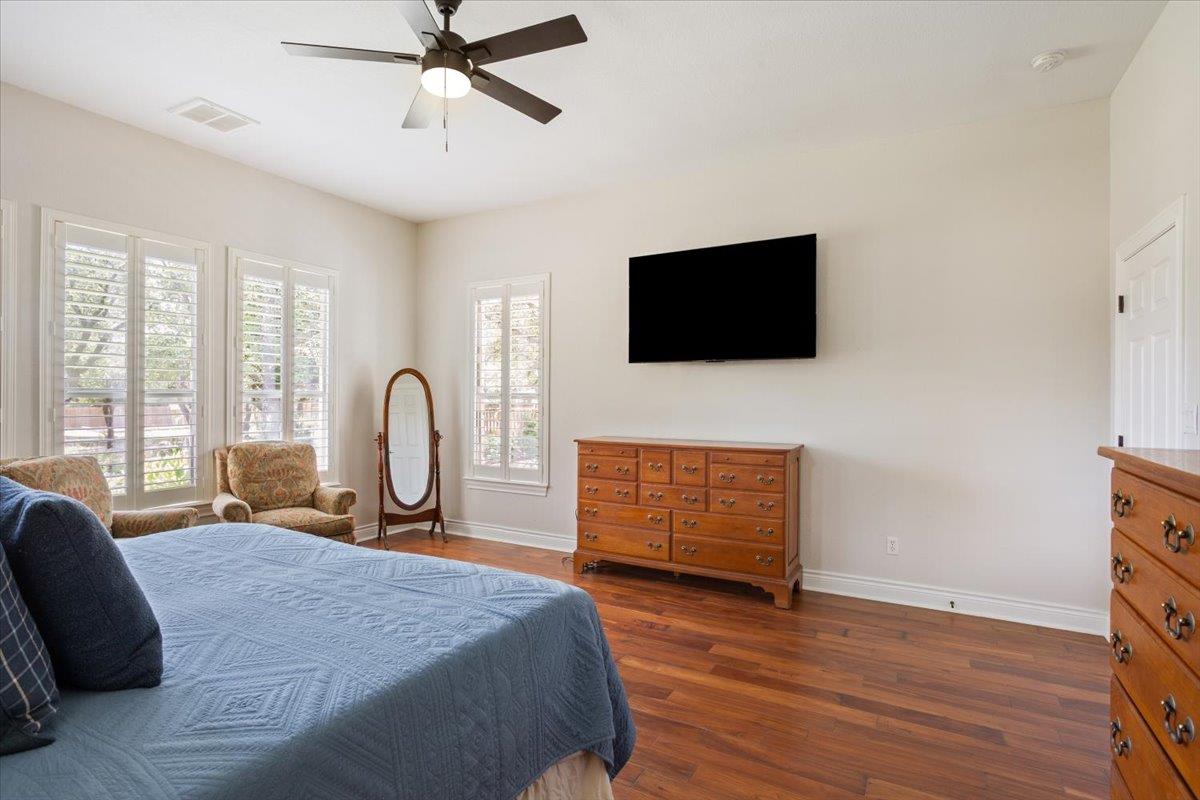 521 Buena Vista Dr, Georgetown, TX 78633