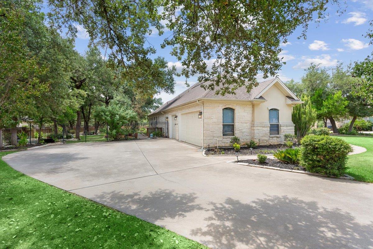 521 Buena Vista Dr, Georgetown, TX 78633