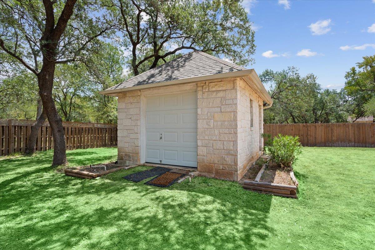 521 Buena Vista Dr, Georgetown, TX 78633