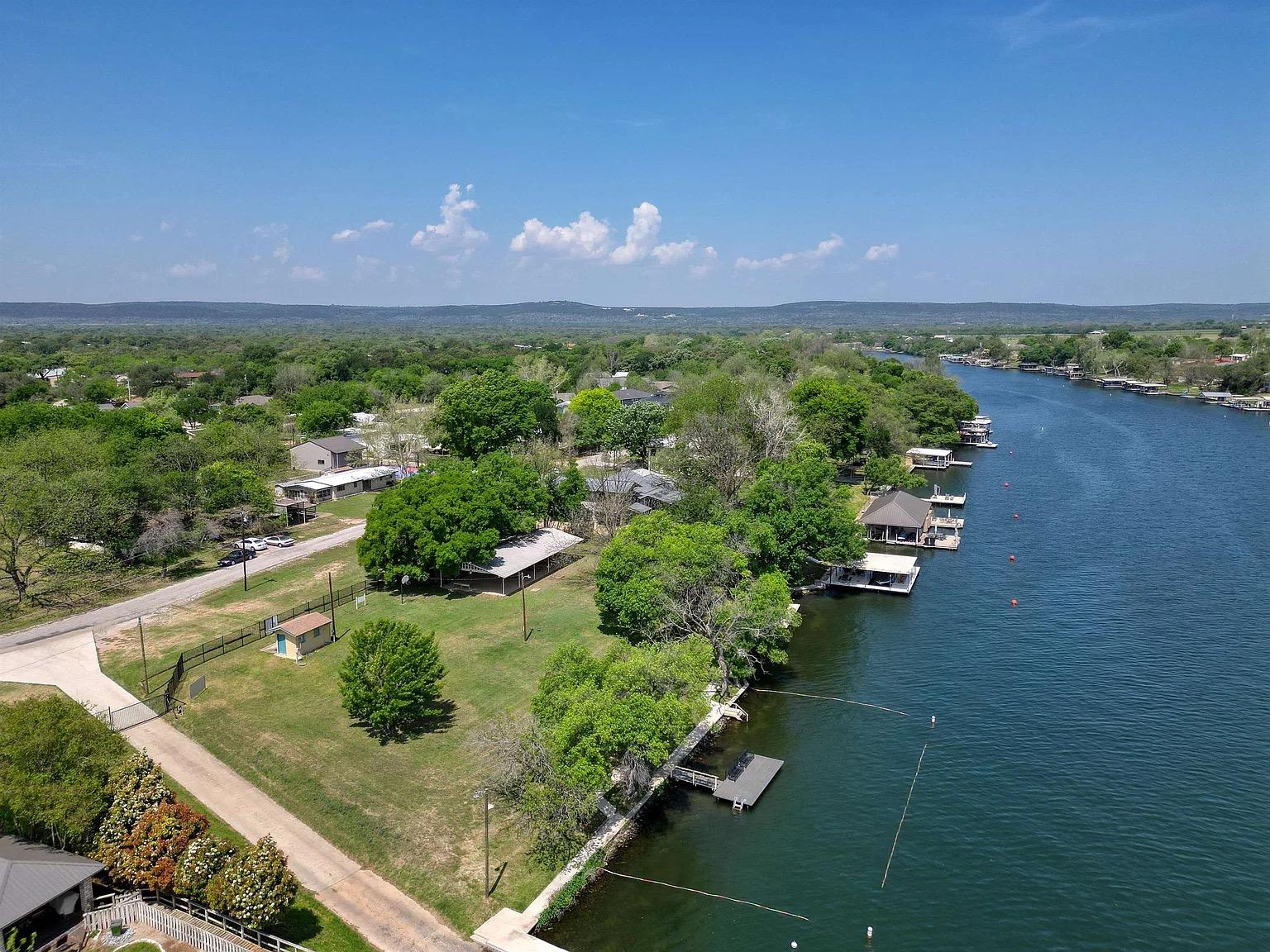 3625 Sagebrush Trl, Kingsland, TX 78639