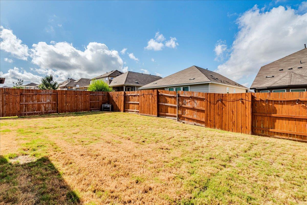 279 Beechnut Dr, Buda, TX 78610