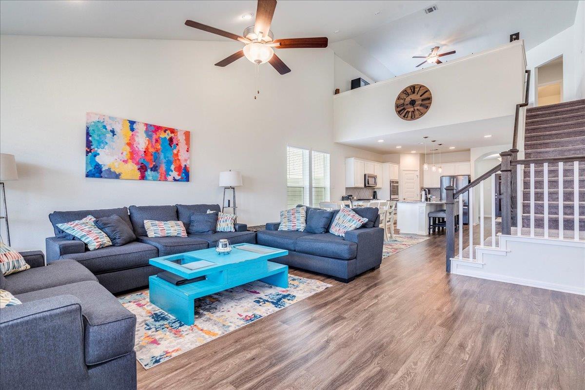 279 Beechnut Dr, Buda, TX 78610