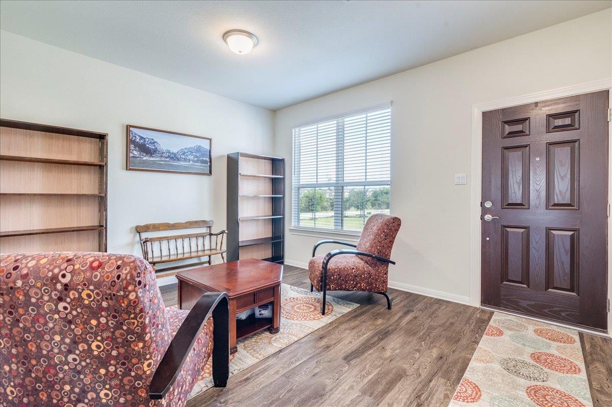 279 Beechnut Dr, Buda, TX 78610