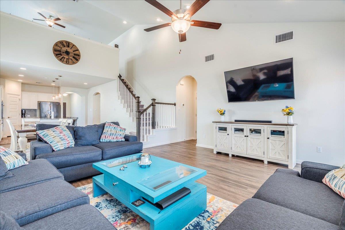 279 Beechnut Dr, Buda, TX 78610