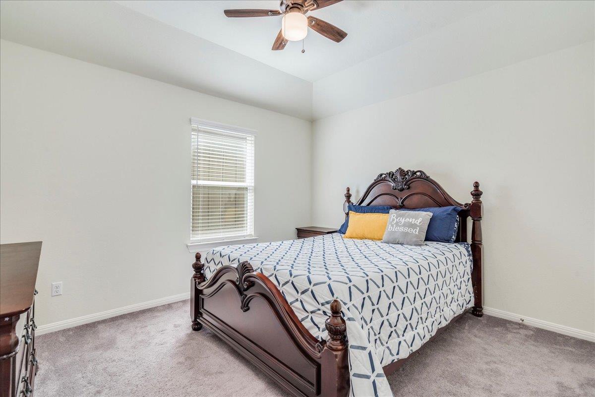 279 Beechnut Dr, Buda, TX 78610