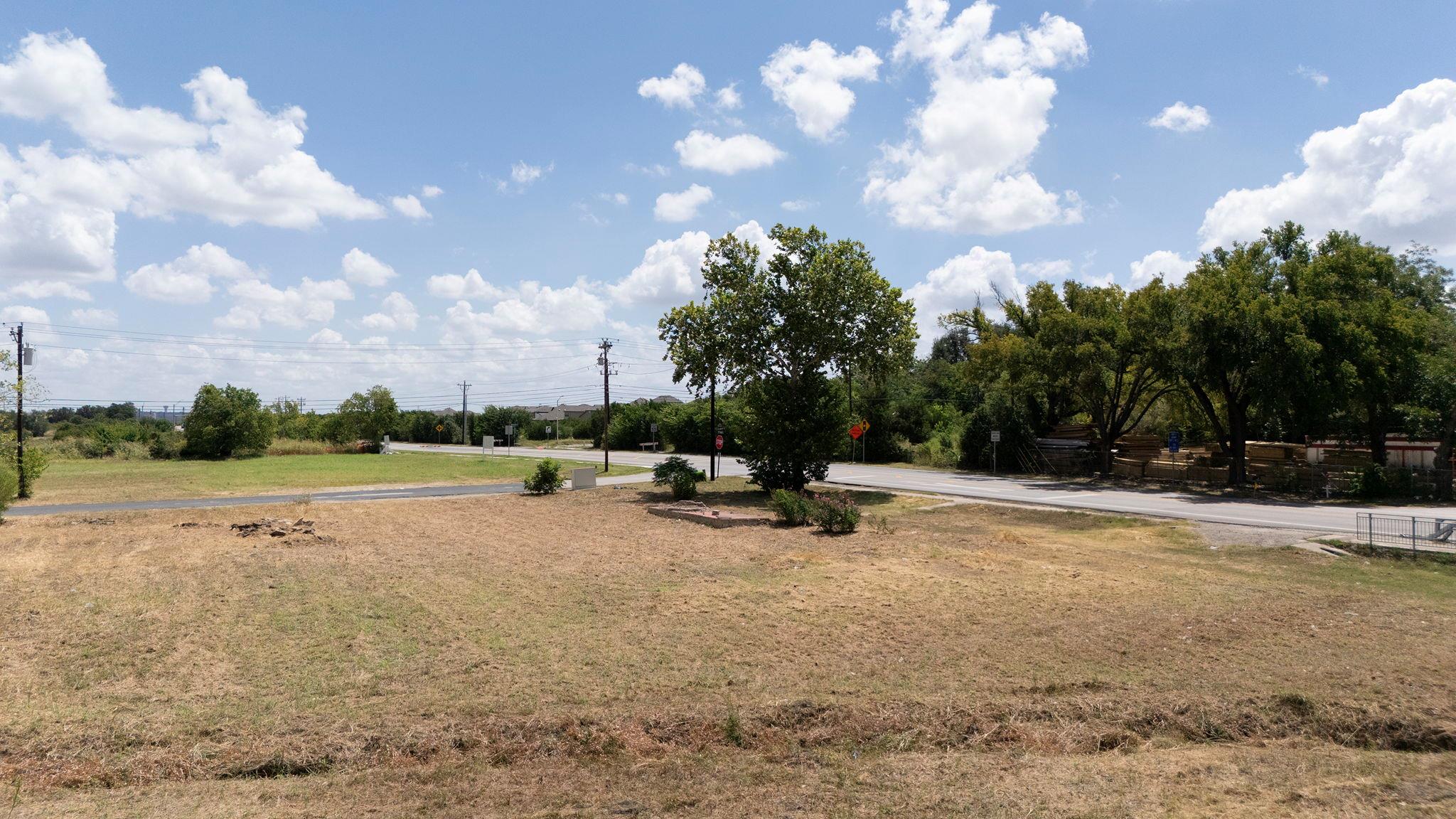 101 E South St, Leander, TX 78641