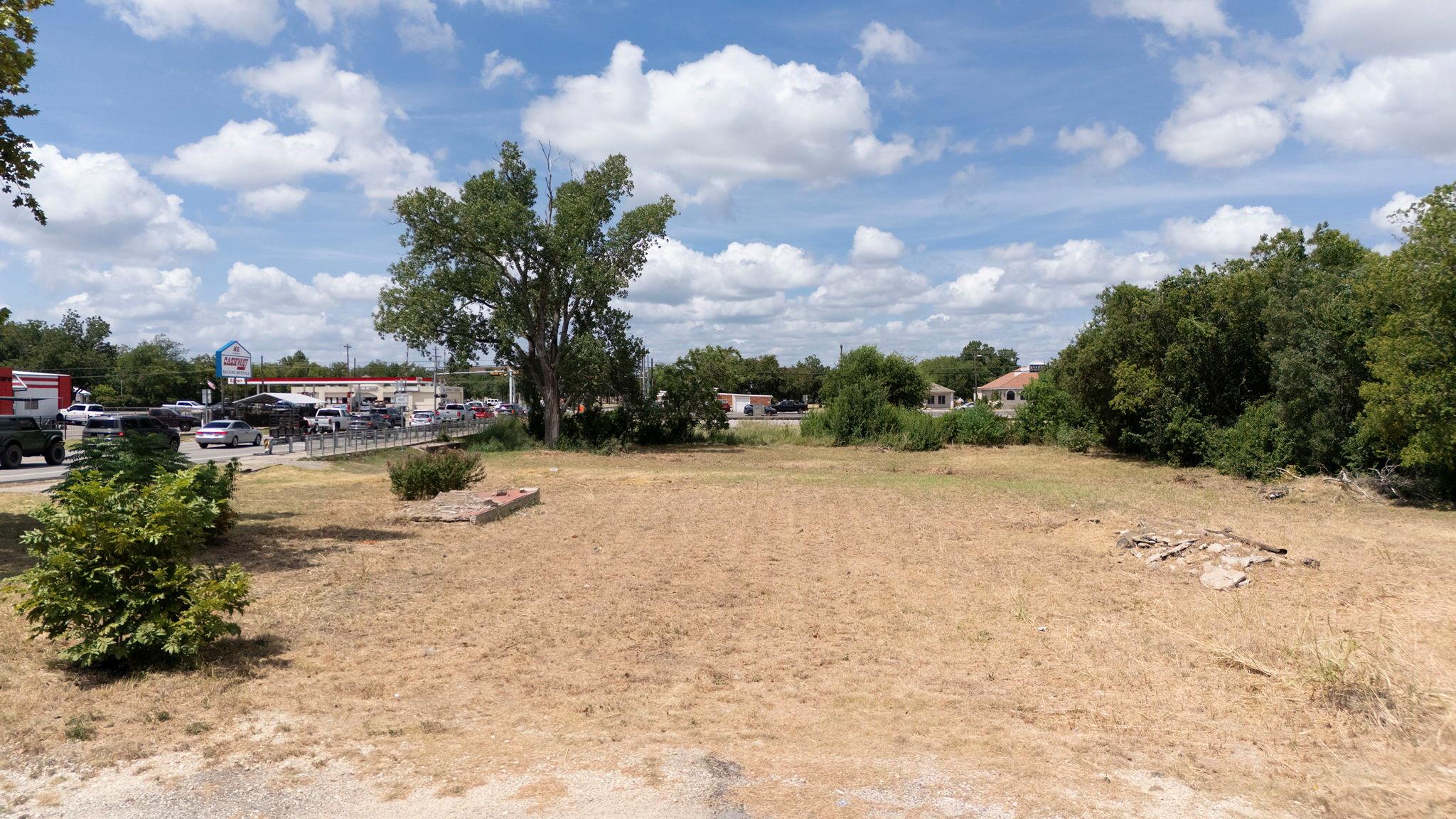 101 E South St, Leander, TX 78641