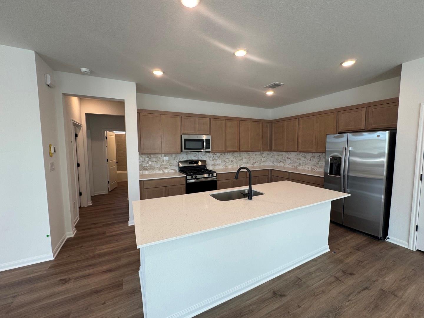 3717 Pin Oak Hills, Seguin, TX 78155