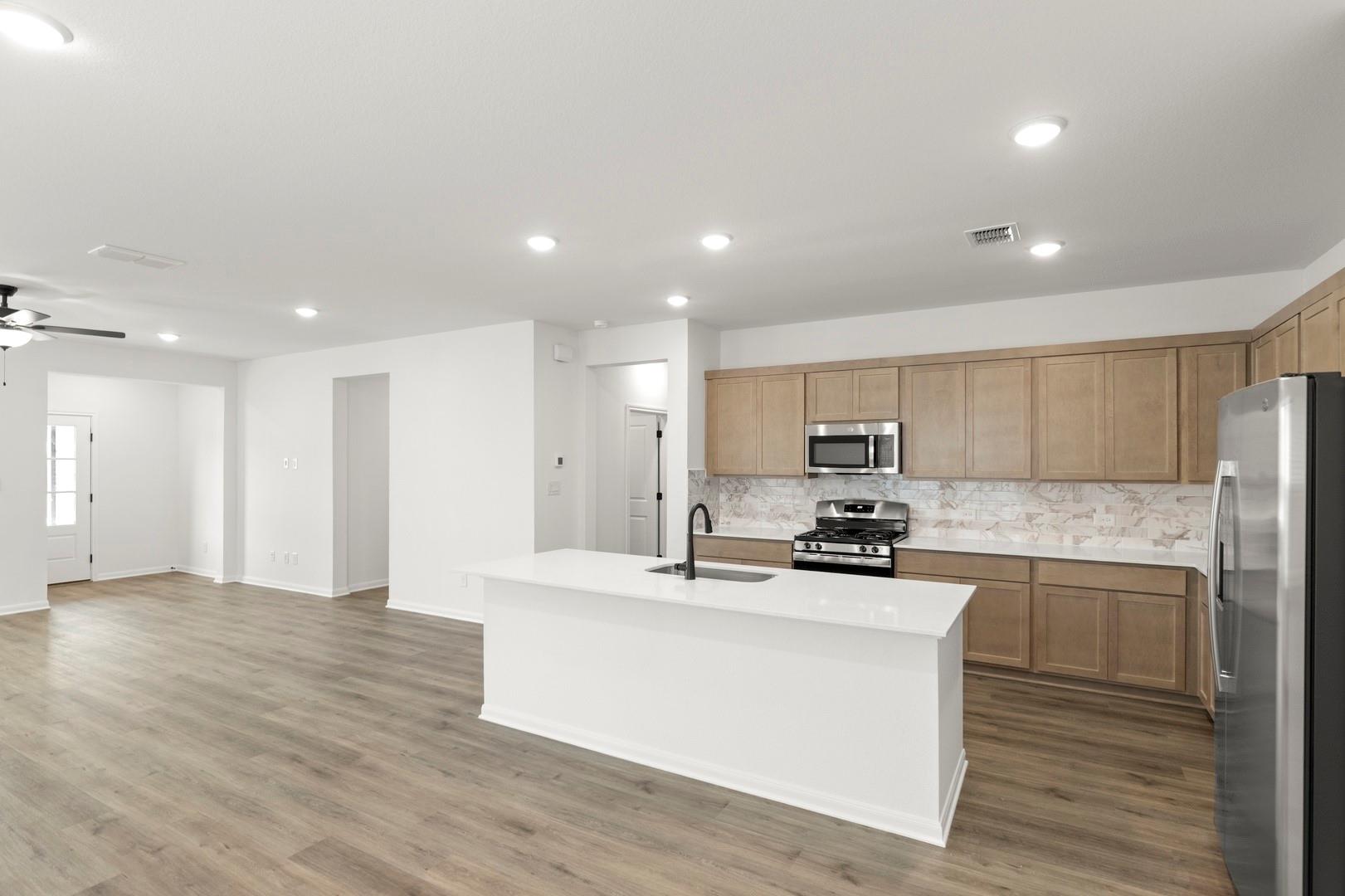 3717 Pin Oak Hills, Seguin, TX 78155