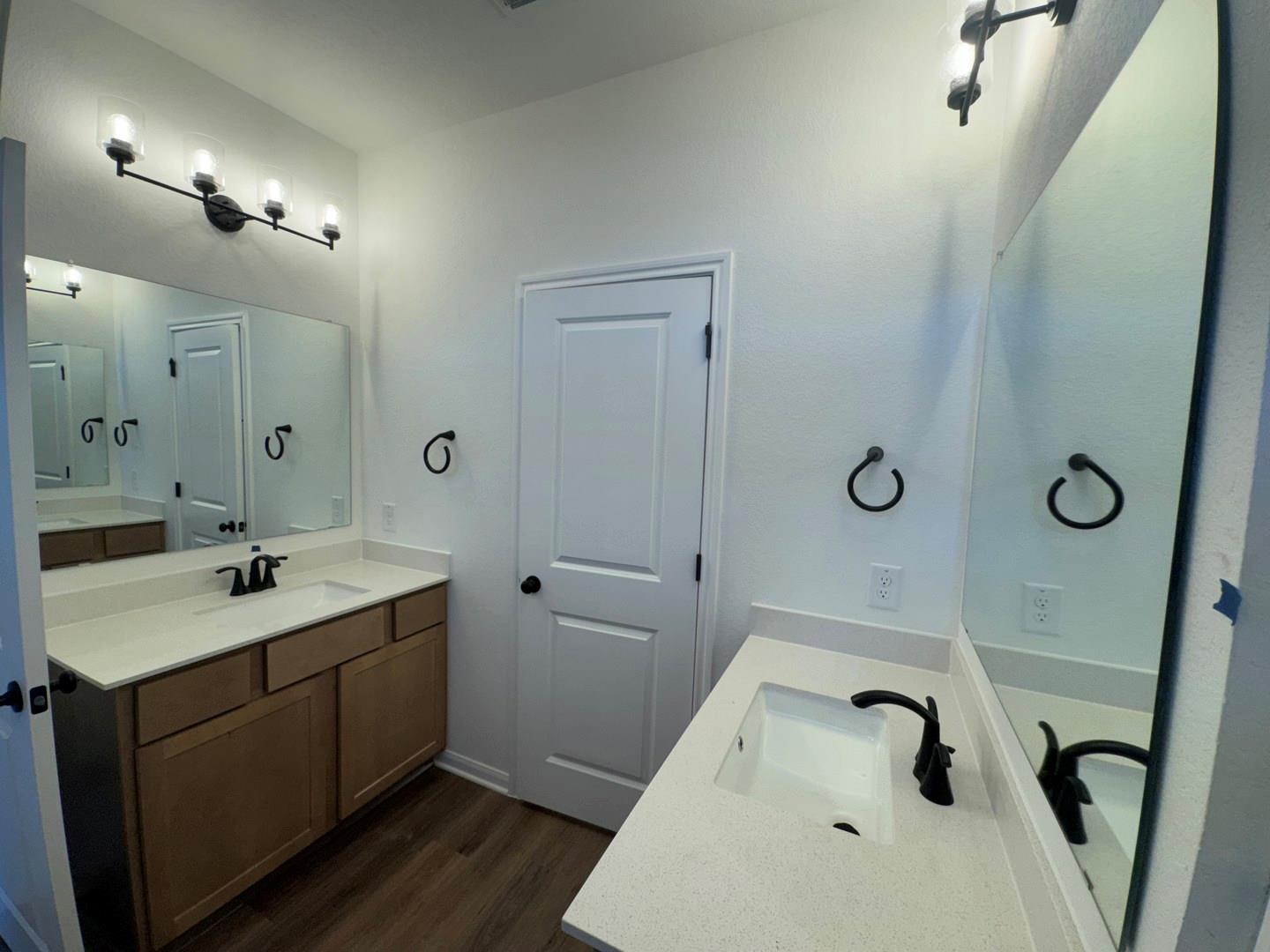 3717 Pin Oak Hills, Seguin, TX 78155