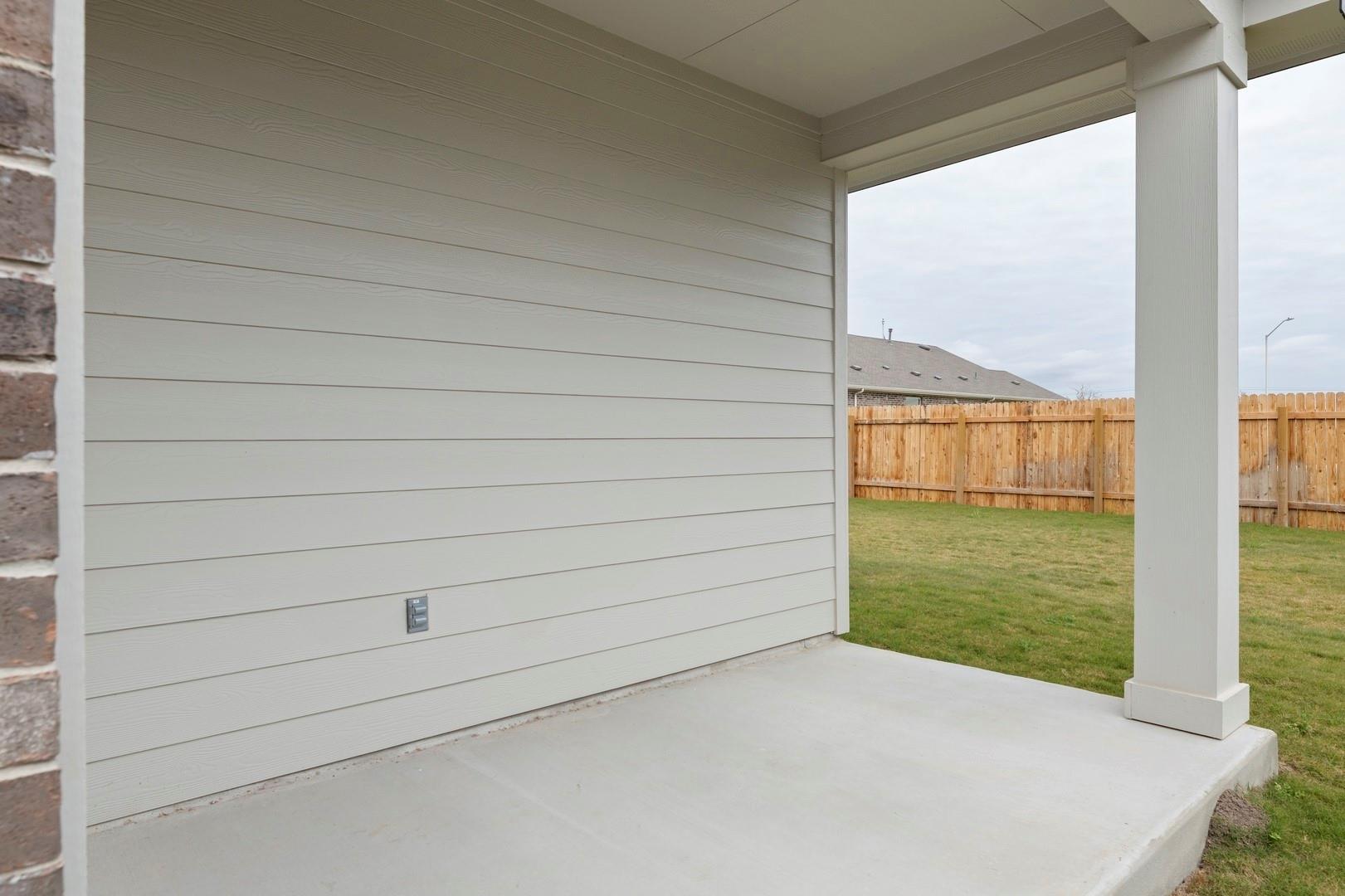 3717 Pin Oak Hills, Seguin, TX 78155