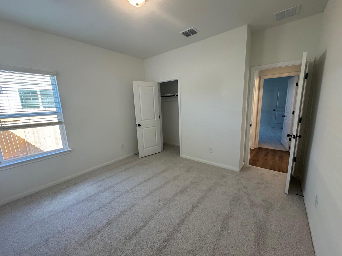 3717 Pin Oak Hills, Seguin, TX 78155