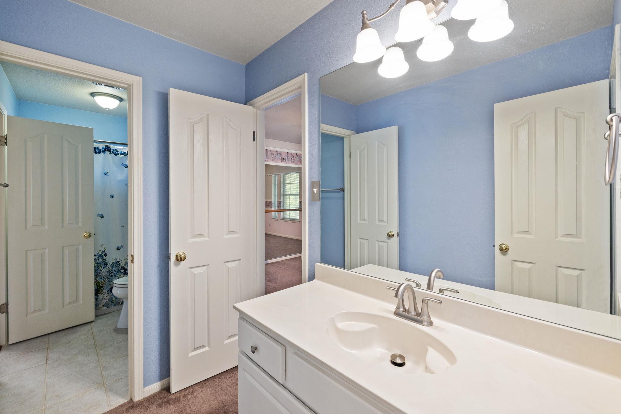 6804 Robert Dixon Dr, Austin, TX 78749