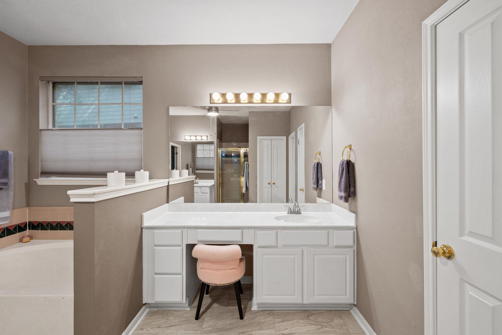 6804 Robert Dixon Dr, Austin, TX 78749