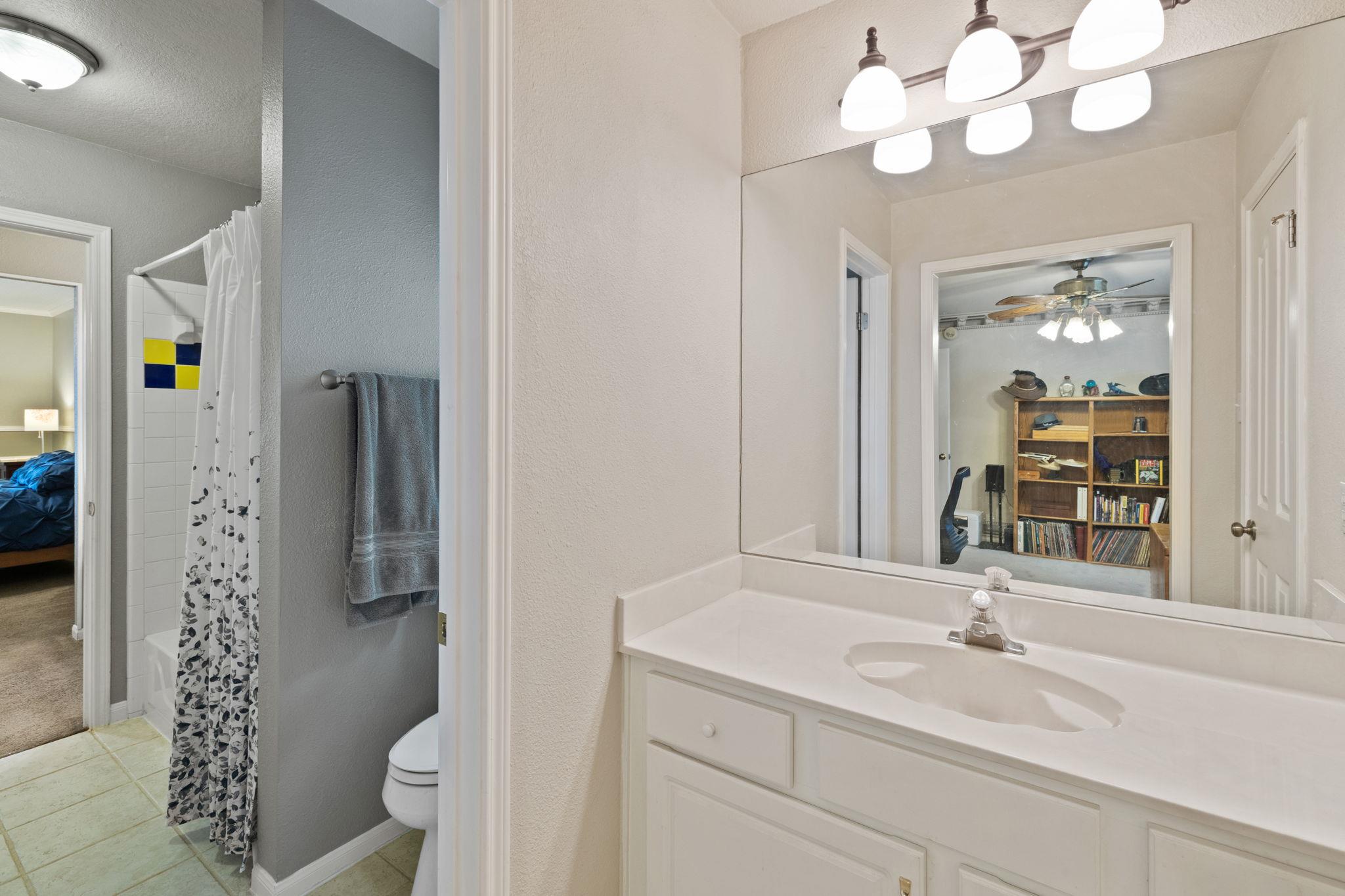 6804 Robert Dixon Dr, Austin, TX 78749