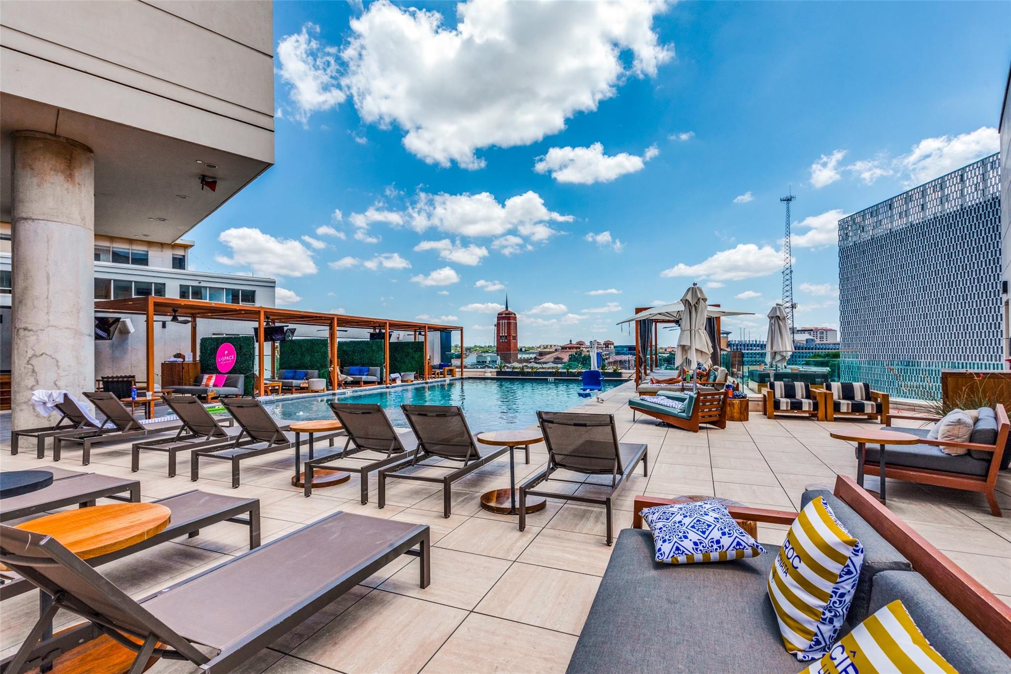 123 Lexington Ave # 1408, San Antonio, TX 78205