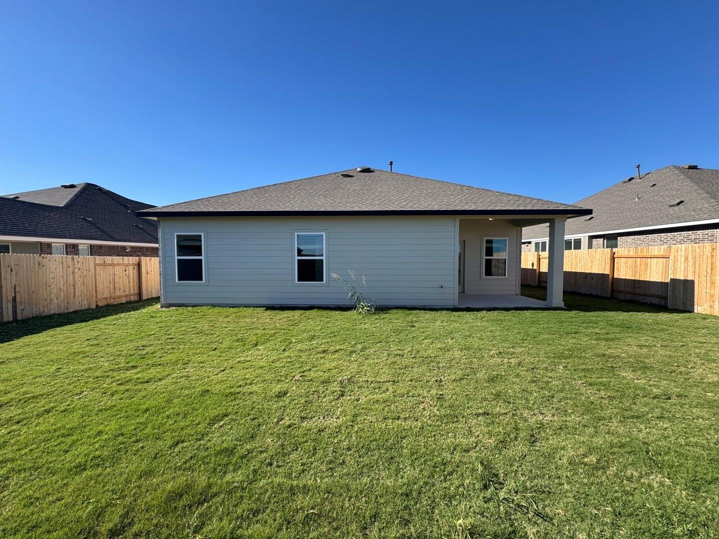 3725 Pin Oak Hills, Seguin, TX 78155