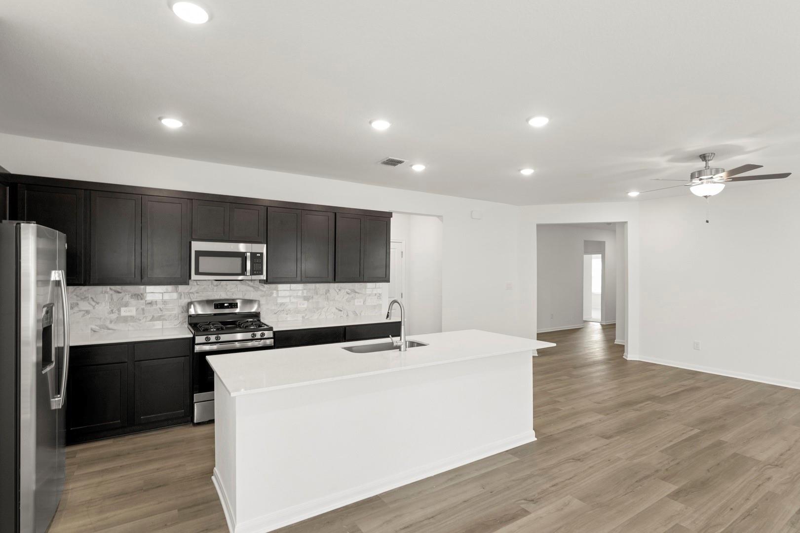 3725 Pin Oak Hills, Seguin, TX 78155