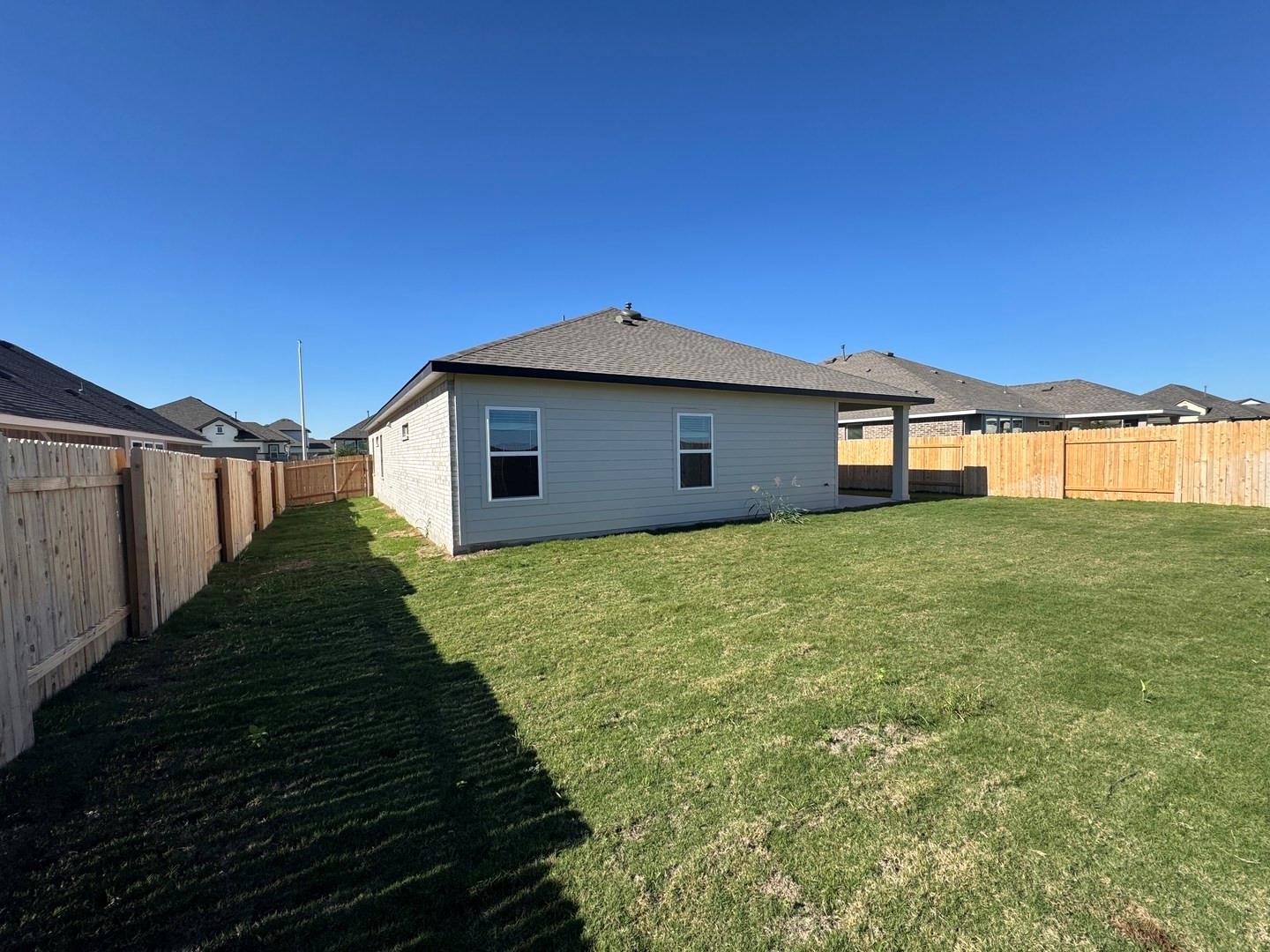 3725 Pin Oak Hills, Seguin, TX 78155