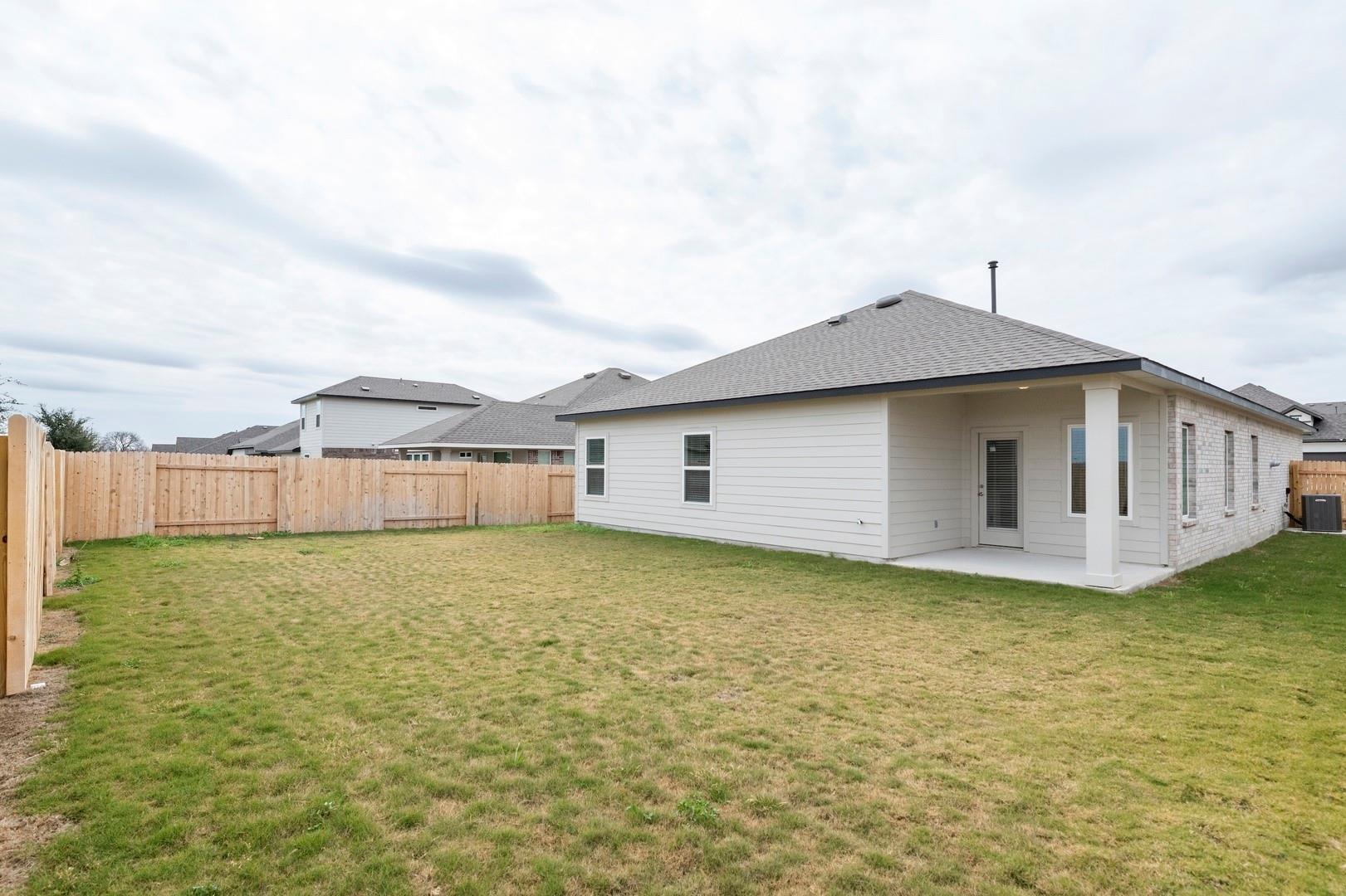 3725 Pin Oak Hills, Seguin, TX 78155