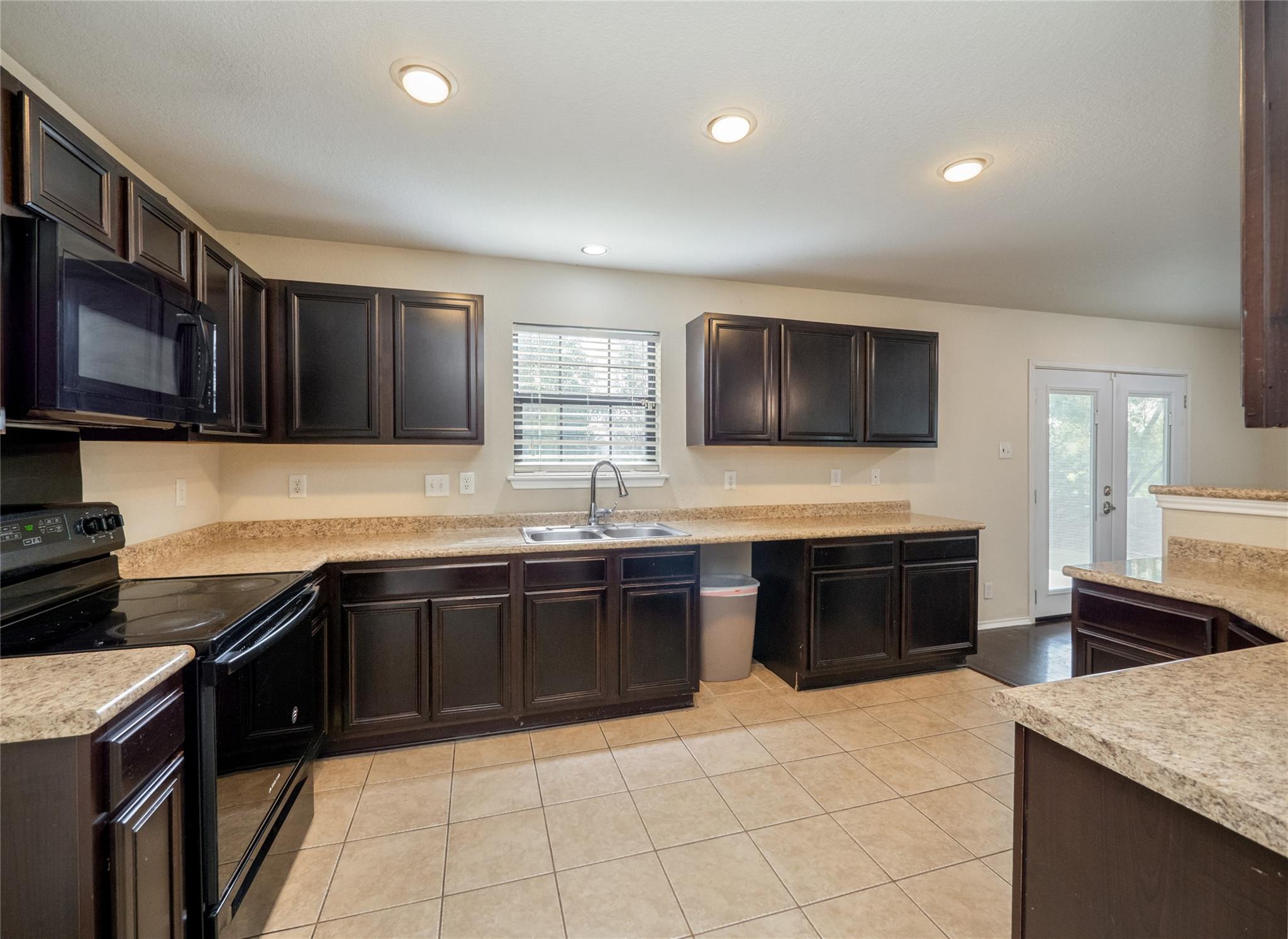 141 Clover Cv, Kyle, TX 78640