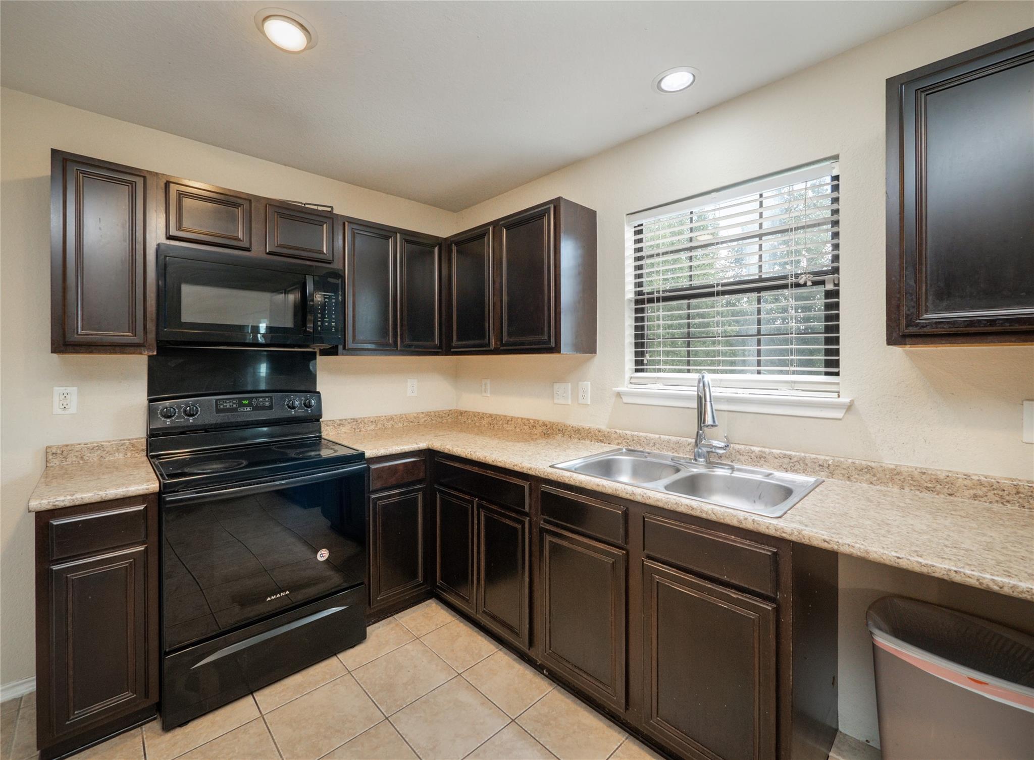 141 Clover Cv, Kyle, TX 78640