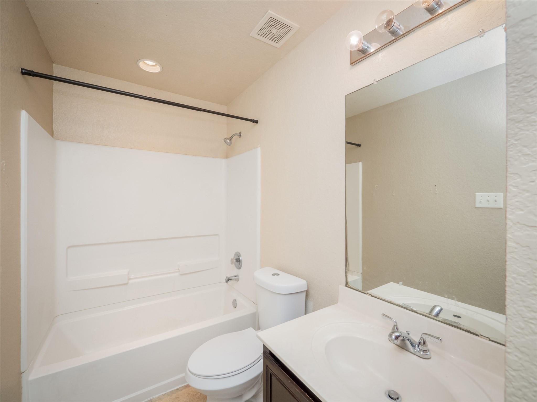 141 Clover Cv, Kyle, TX 78640